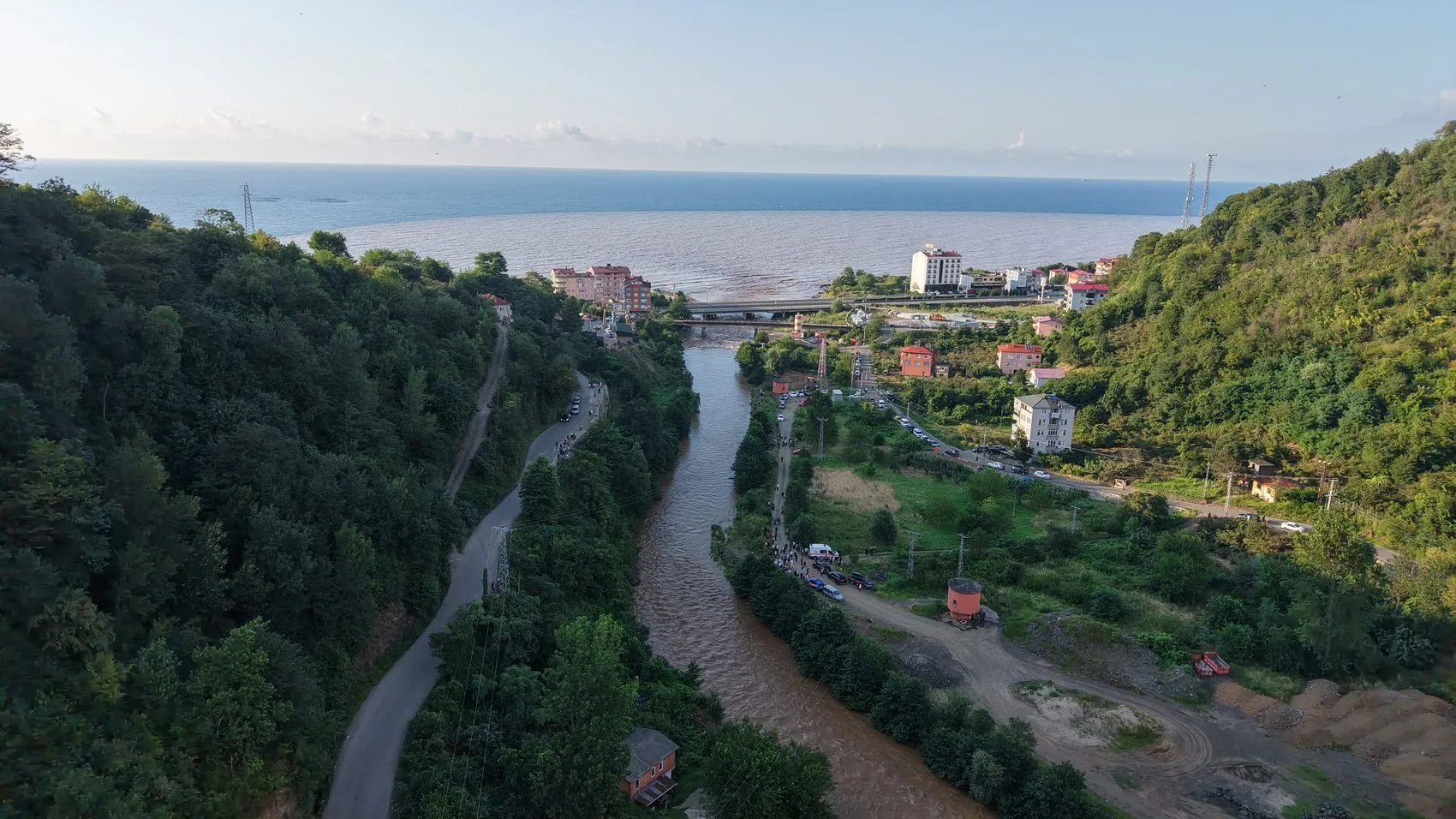 Giresun'da piknik faciası Bir genç kadın sel sularında hayatını kaybetti