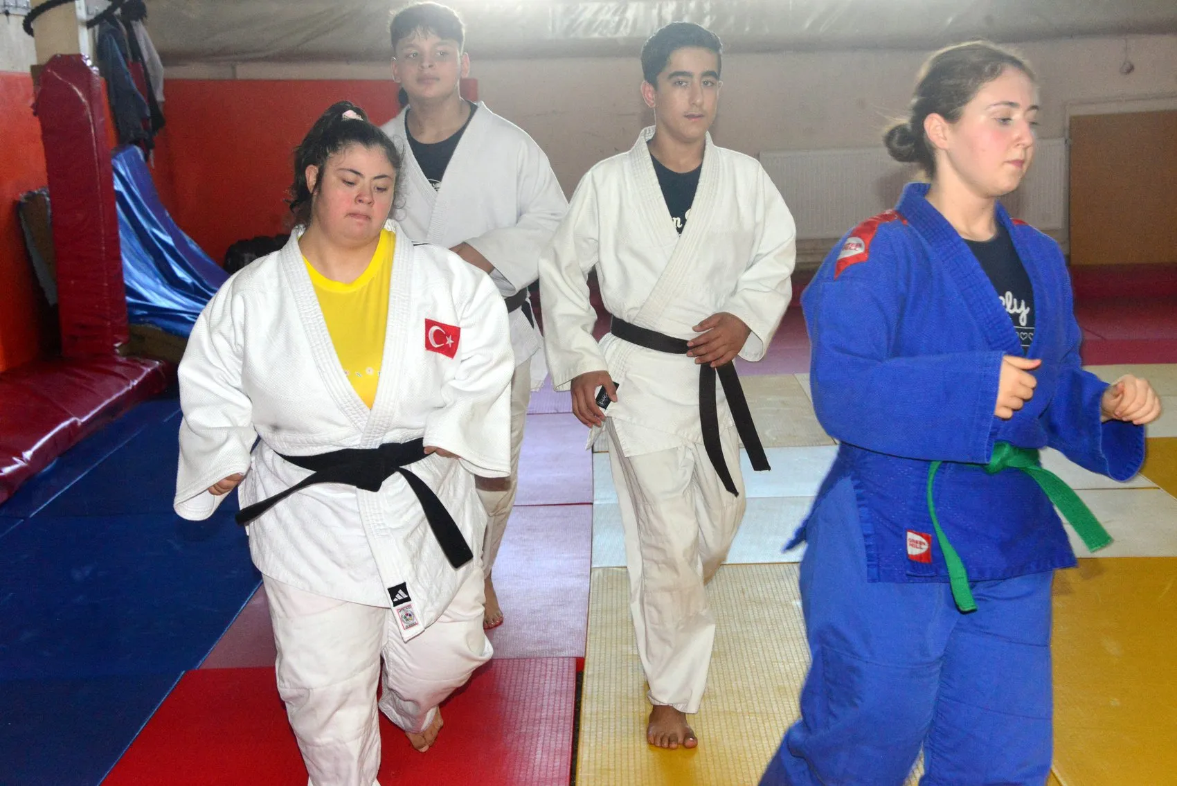 Savunma içgüdüsüyle başladığı judoda zirveye çıktı: Zeynep Sude'nin altın madalya serüveni