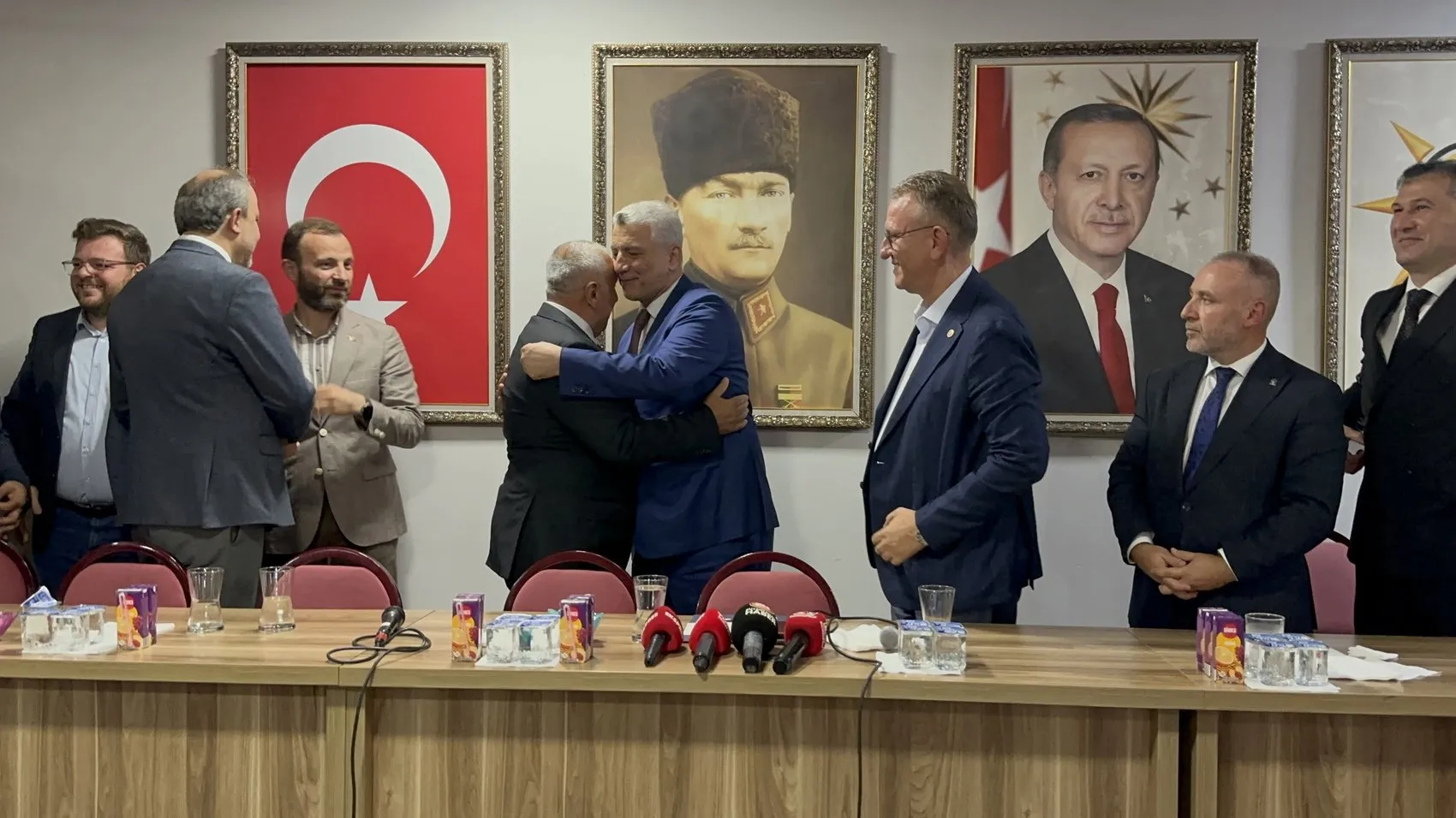 AK Parti saflarına yeni katılımlar gerçekleşti
