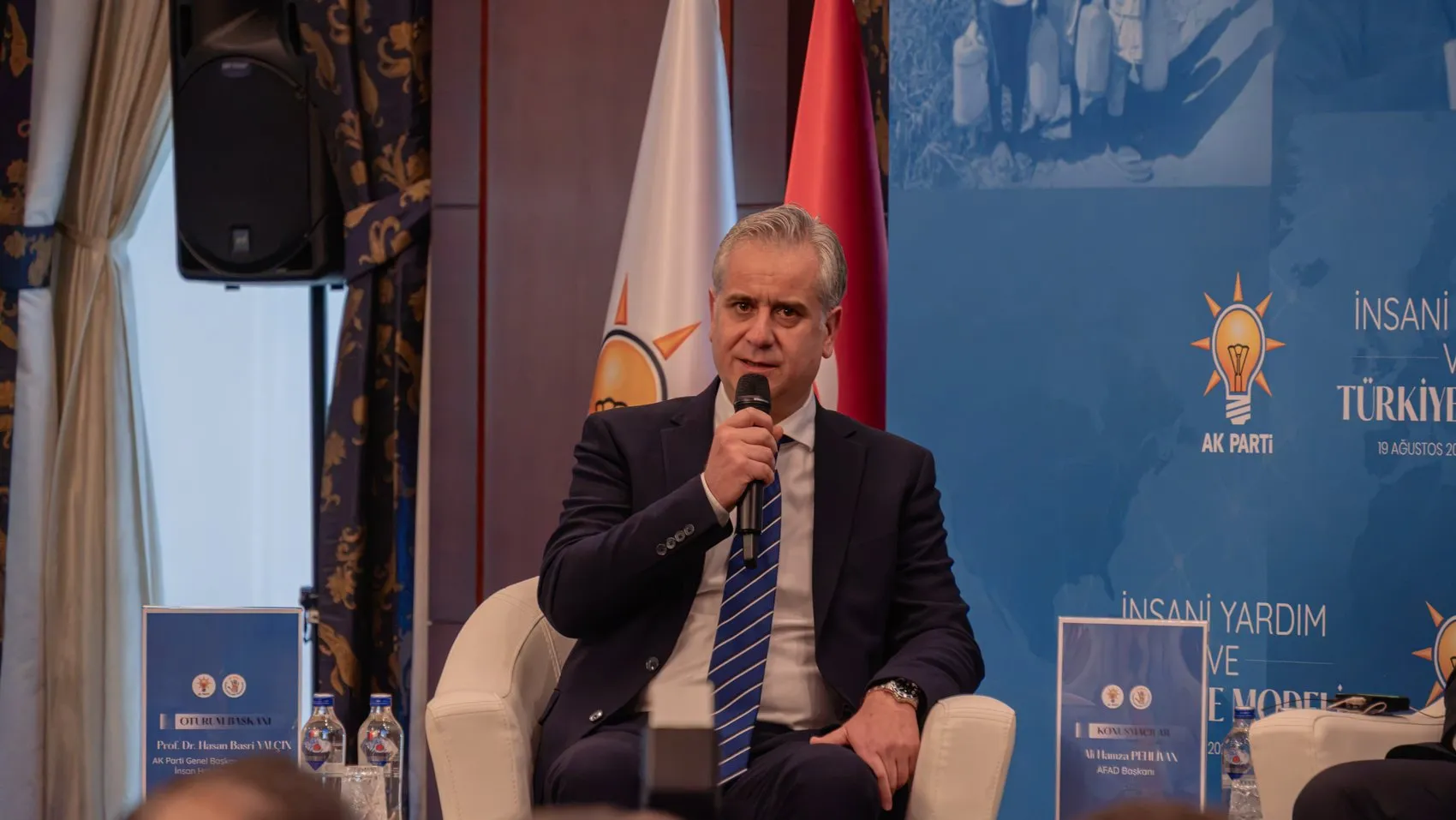 Türkiye insani yardımda nasıl bir yol izliyor?