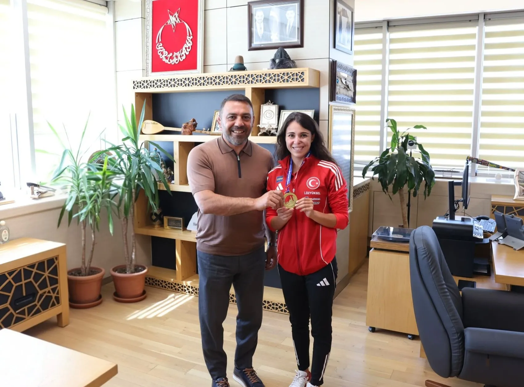 Avrupa şampiyonu İlke Özyüksel Bakanlıkta ağırlandı