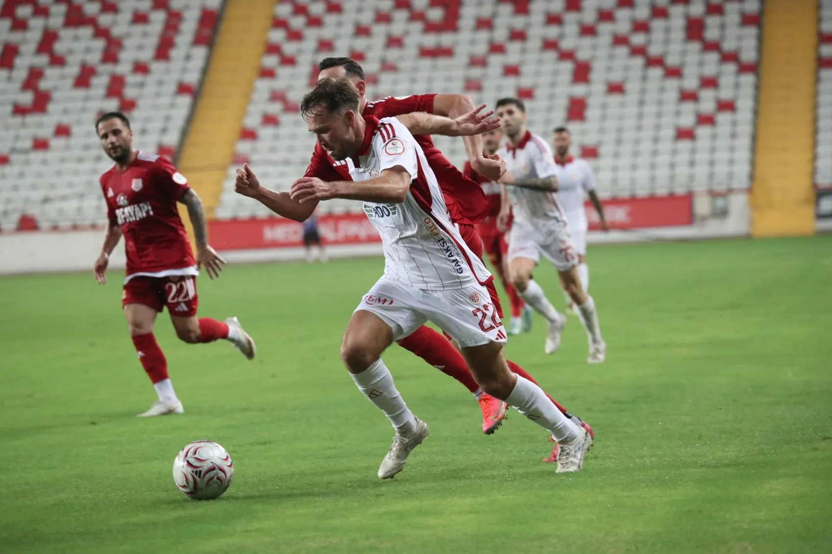 Antalyaspor evindeki ilk sınavında Pendikspor’a yenildi
