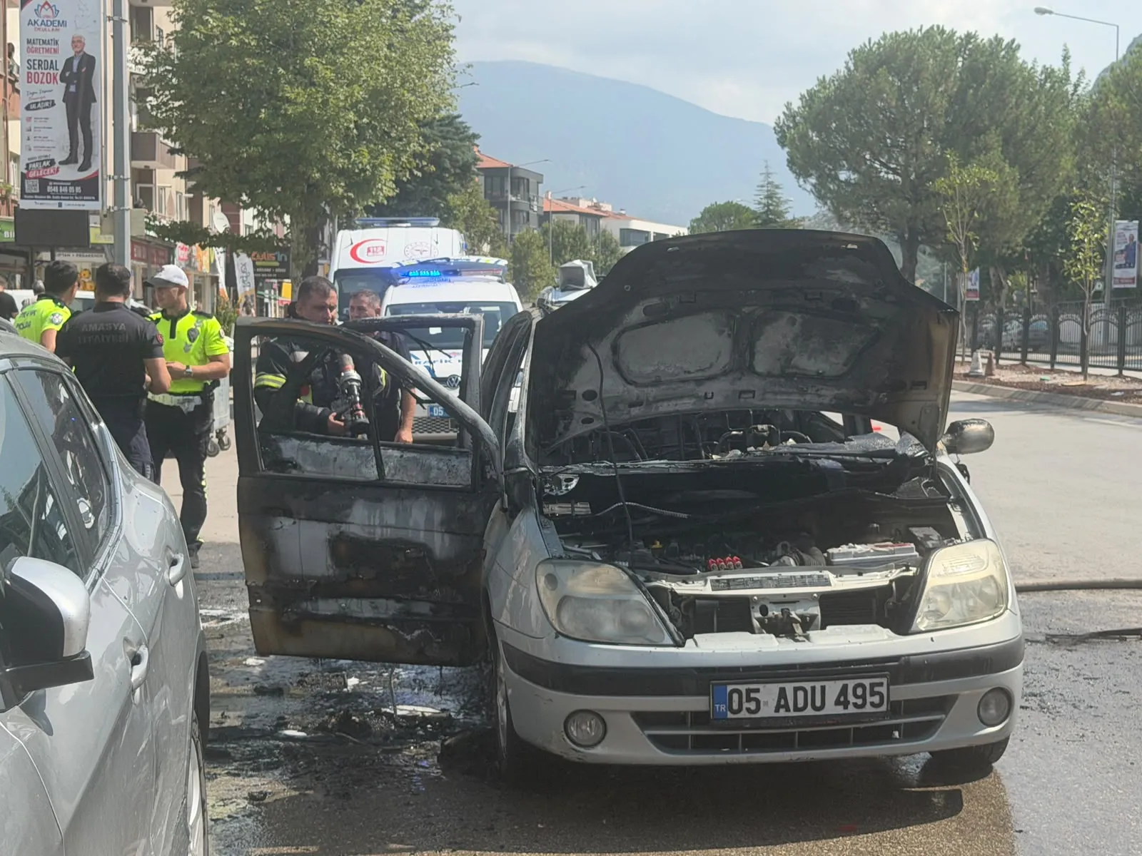 Amasya trafiğinde korkutan araç yangını