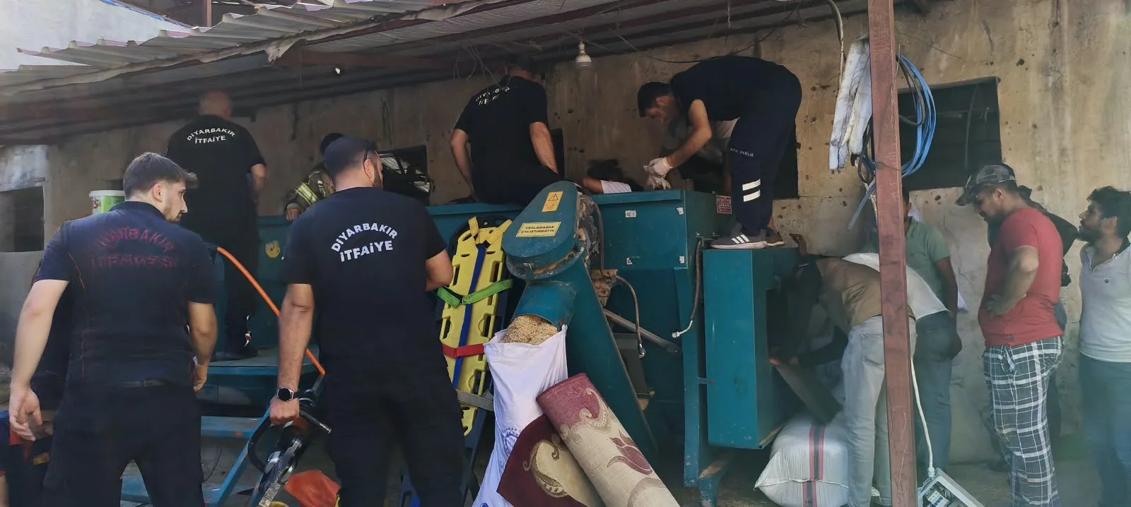 Diyarbakırda fabrikada iş kazası Makineye kapılan işçi ağır yaralandı