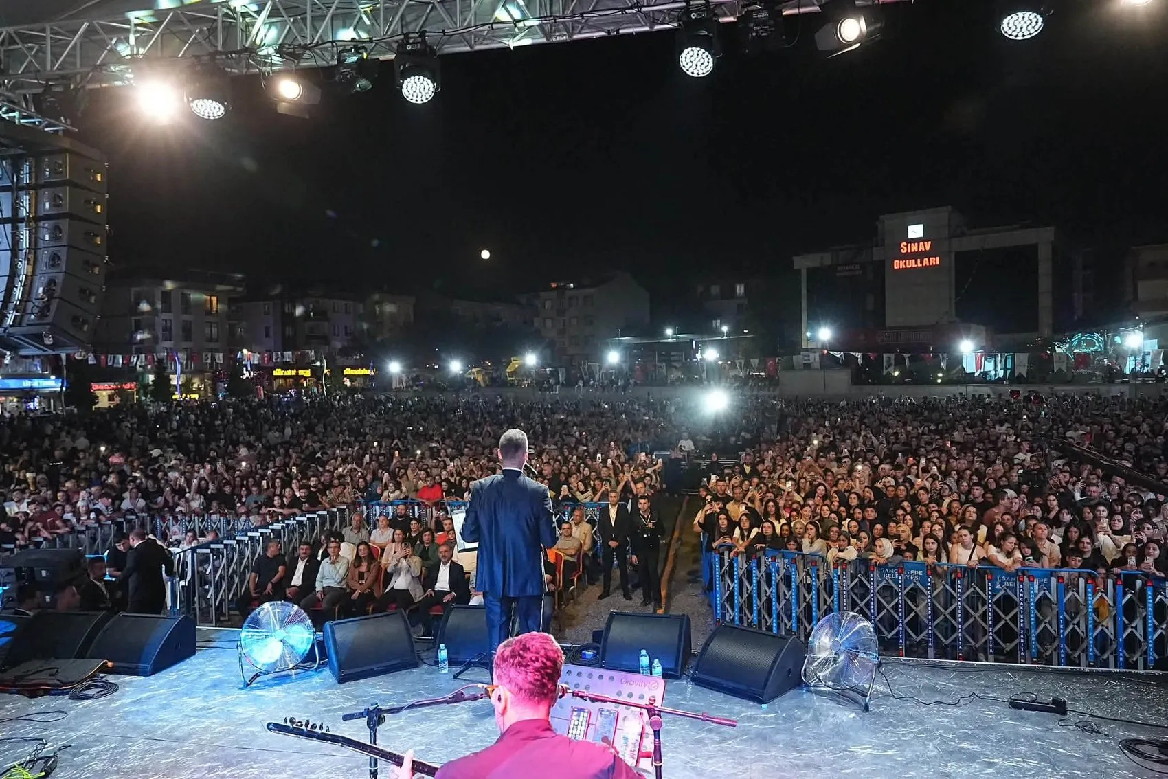 Sancaktepe'de festival ateşi yandı: Aydilge ve Seyfi Yerlikaya ile unutulmaz başlangıç