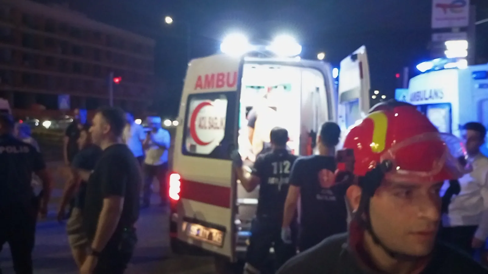 Samsun Çarşamba yolunda kamyon ve otomobil çarpıştı