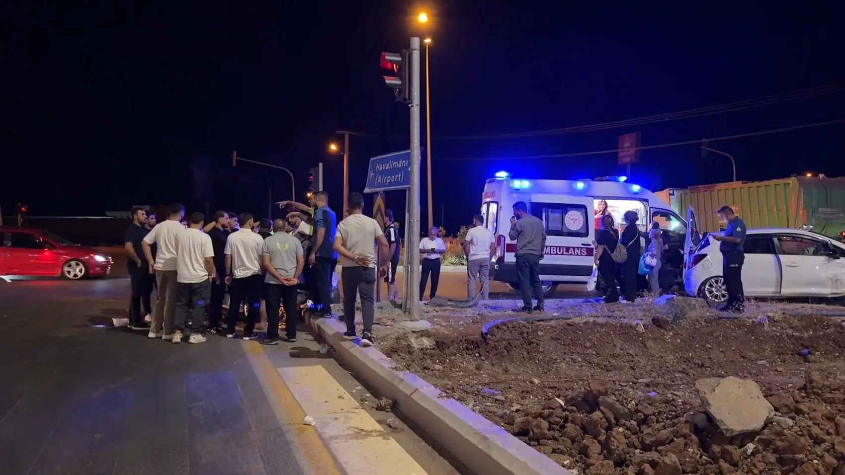 Diyarbakır'da kavşak kazası 7 yaralı