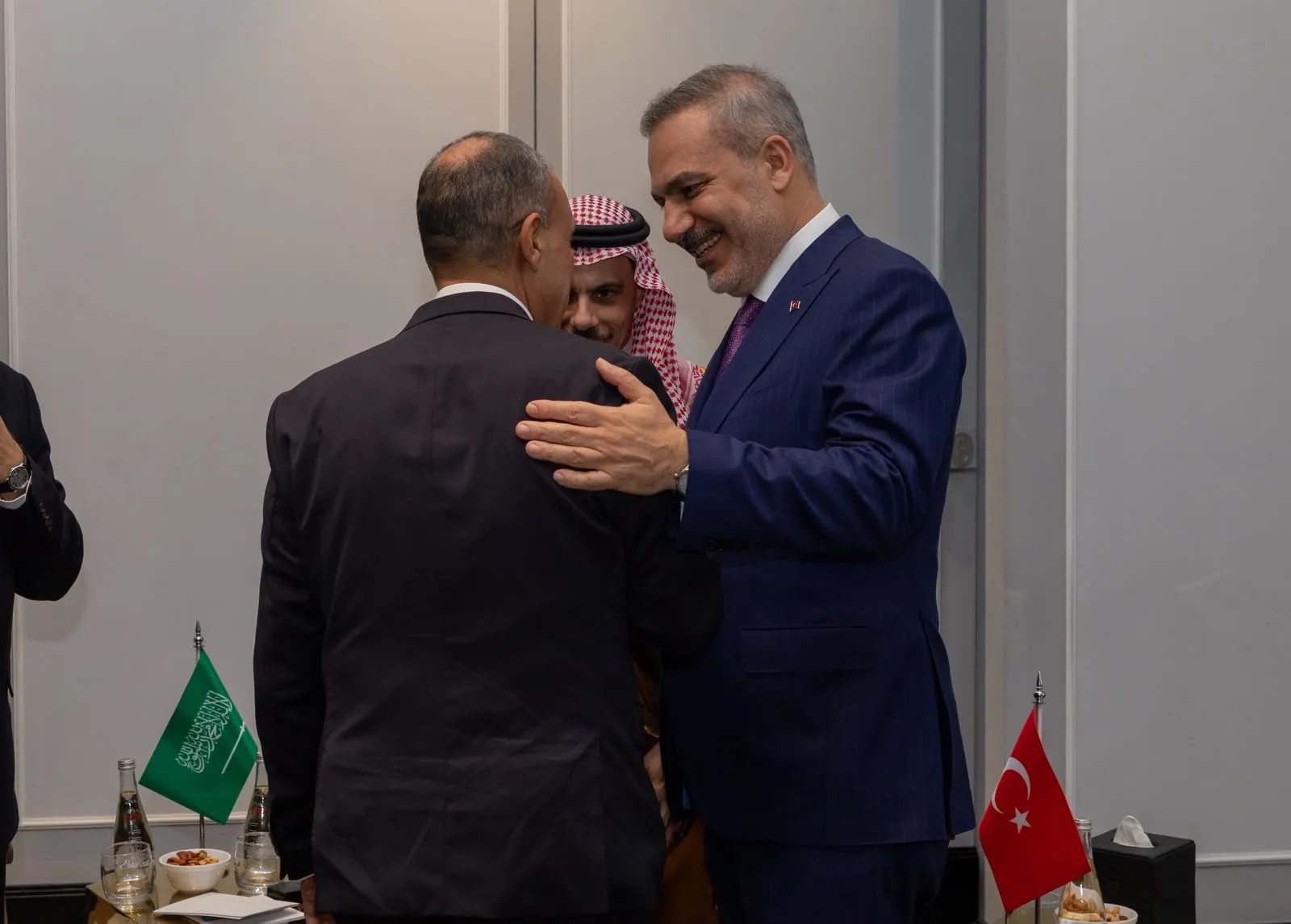 Hakan Fidan Amman'da dörtlü zirveye katıldı