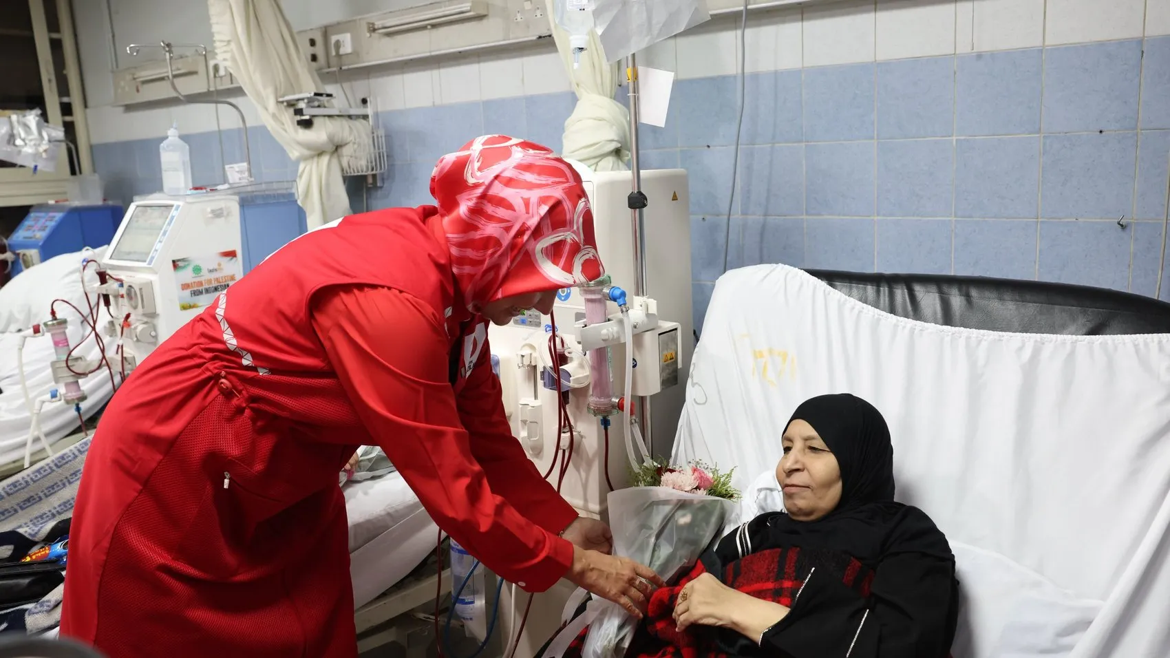 Kızılay Başkanı Kahire'de Gazzeli hastalarla buluştu, yeni destek programı duyurdu