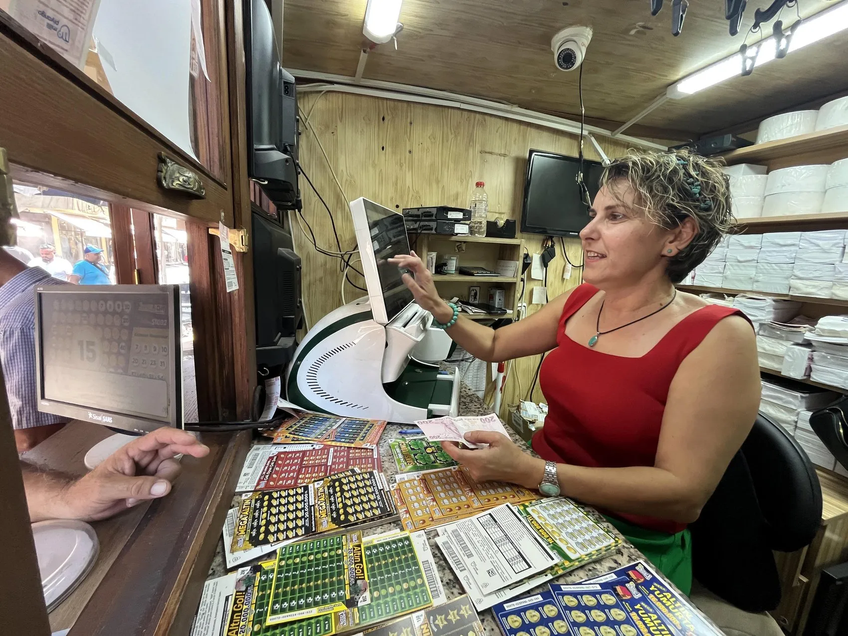 Edirne'de Bir Bayi Tarihi Ana Tanıklık Etti 8 Milyonluk Kazı Kazan Heyecanı
