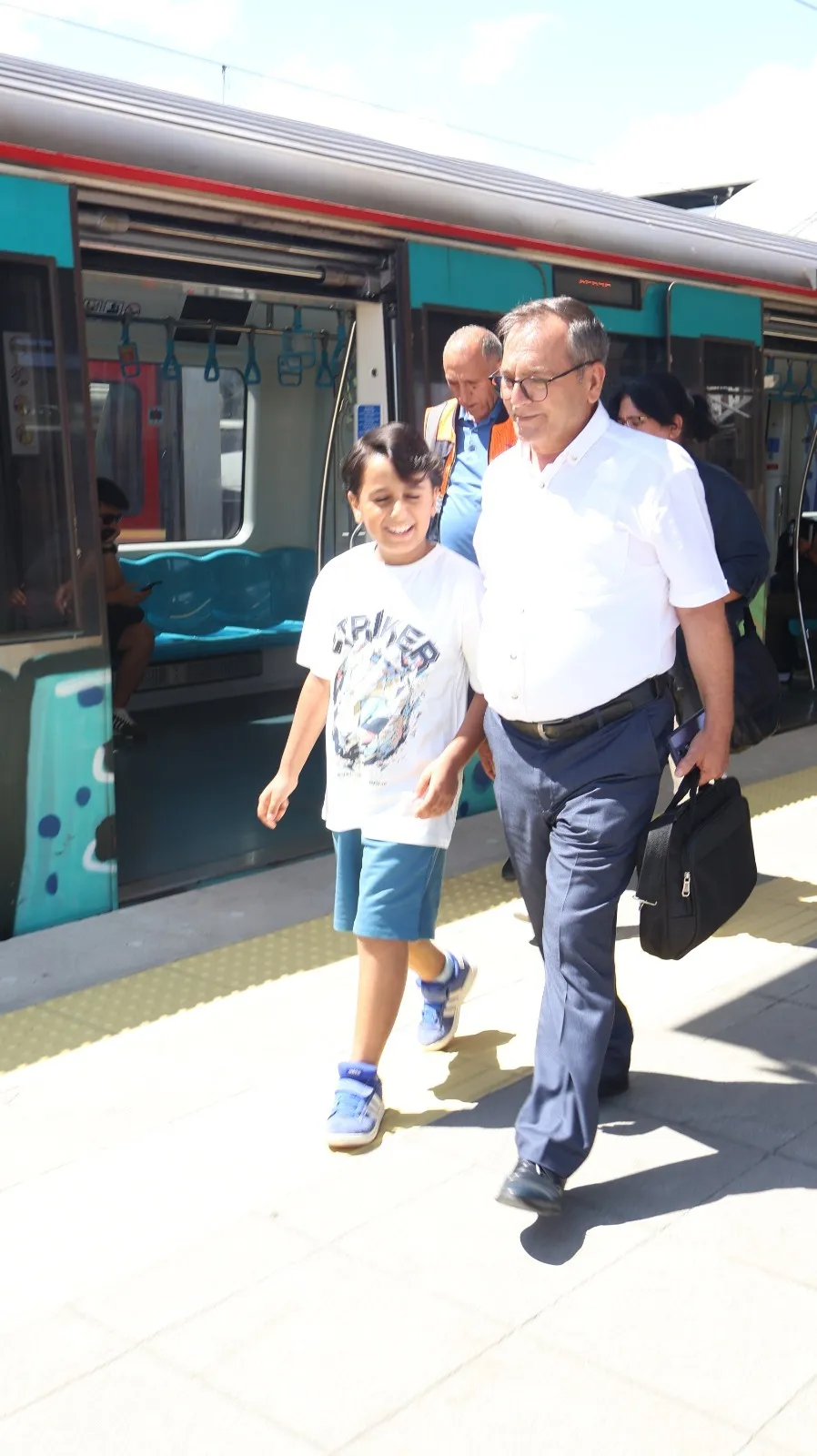 Marmaray tutkunu Osman hayalindeki sürücü koltuğuna oturdu