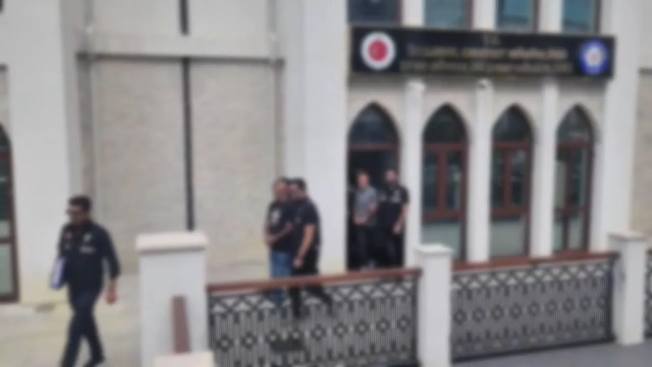 Maç biletini üç katına satanlara hapis cezası