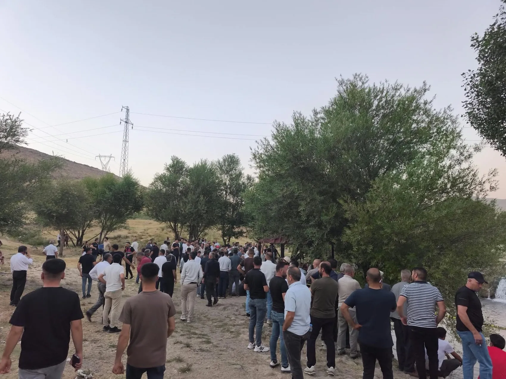 Van'da bir baba evladını kurtarmak için hayatını feda etti