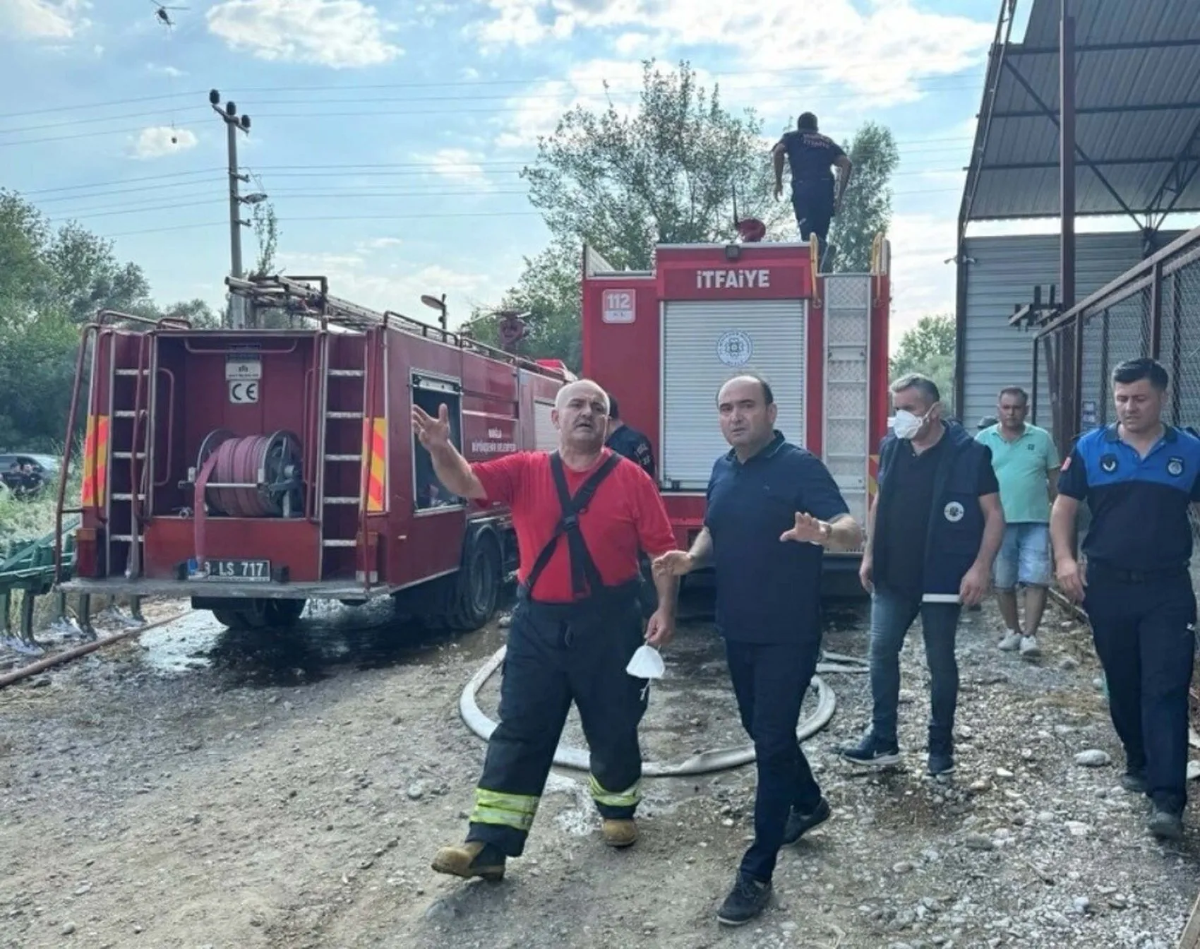 Seydikemer orman yangınını ekipler büyümeden söndürdü