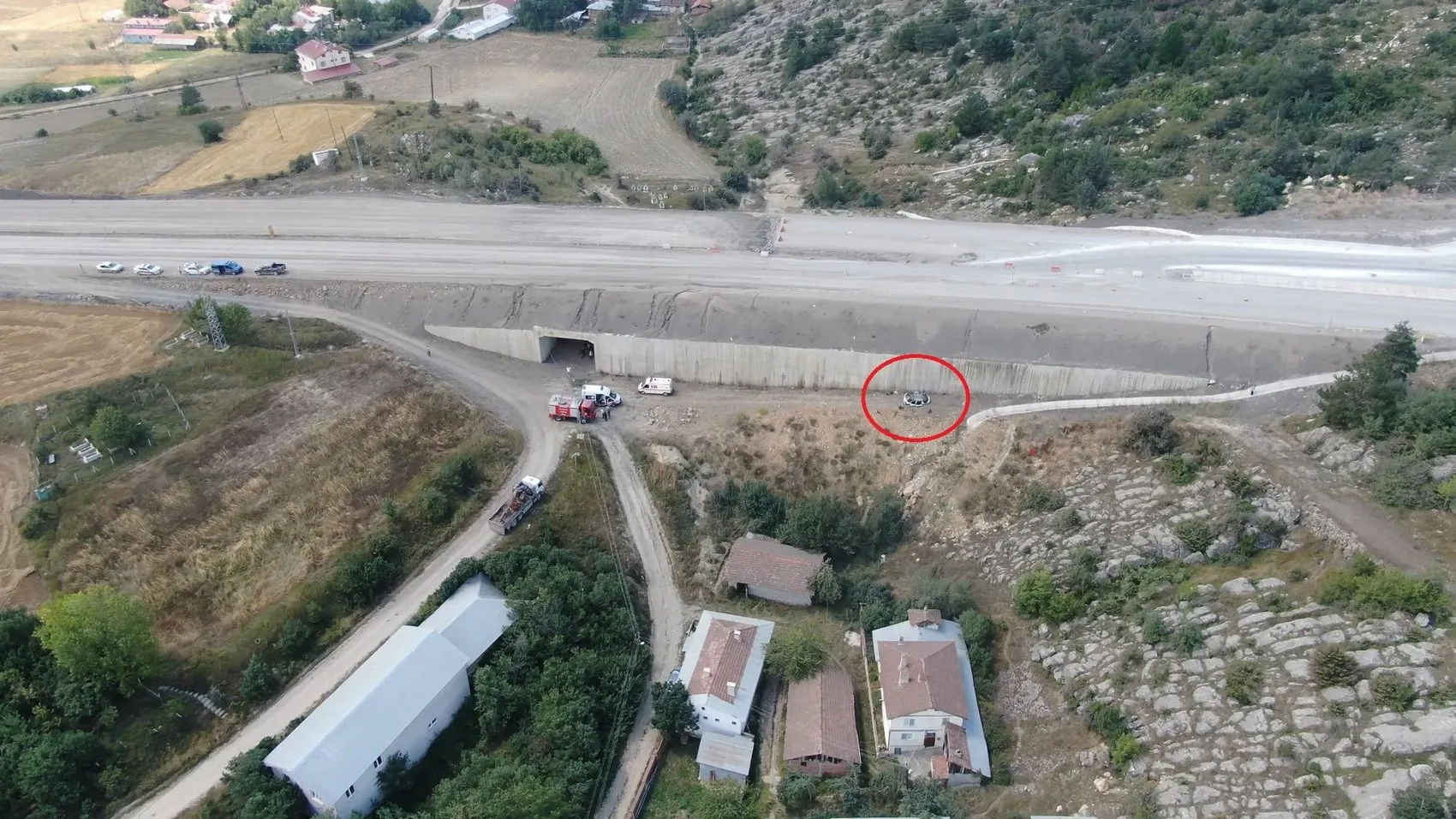 Kastamonu yolunda aile faciası 15 metre yükseklikten uçtu