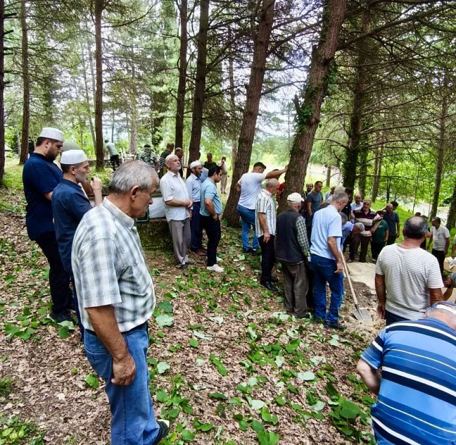 Bartın'da acı veda 30 yıllık hayat arkadaşları aynı gün toprağa verildi