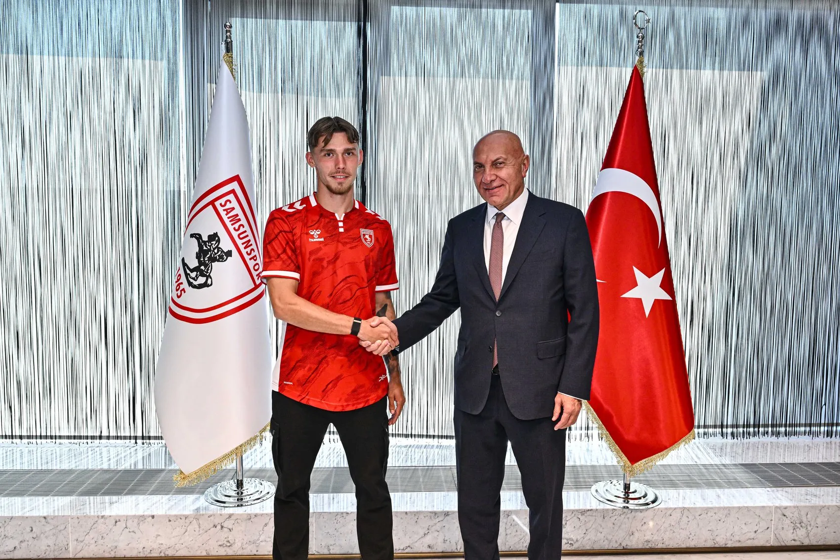 Samsunspor savunmayı Polonyalı genç stopere emanet etti