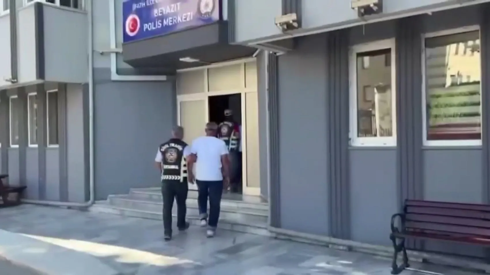 İstanbul sokaklarında değnekçi operasyonu