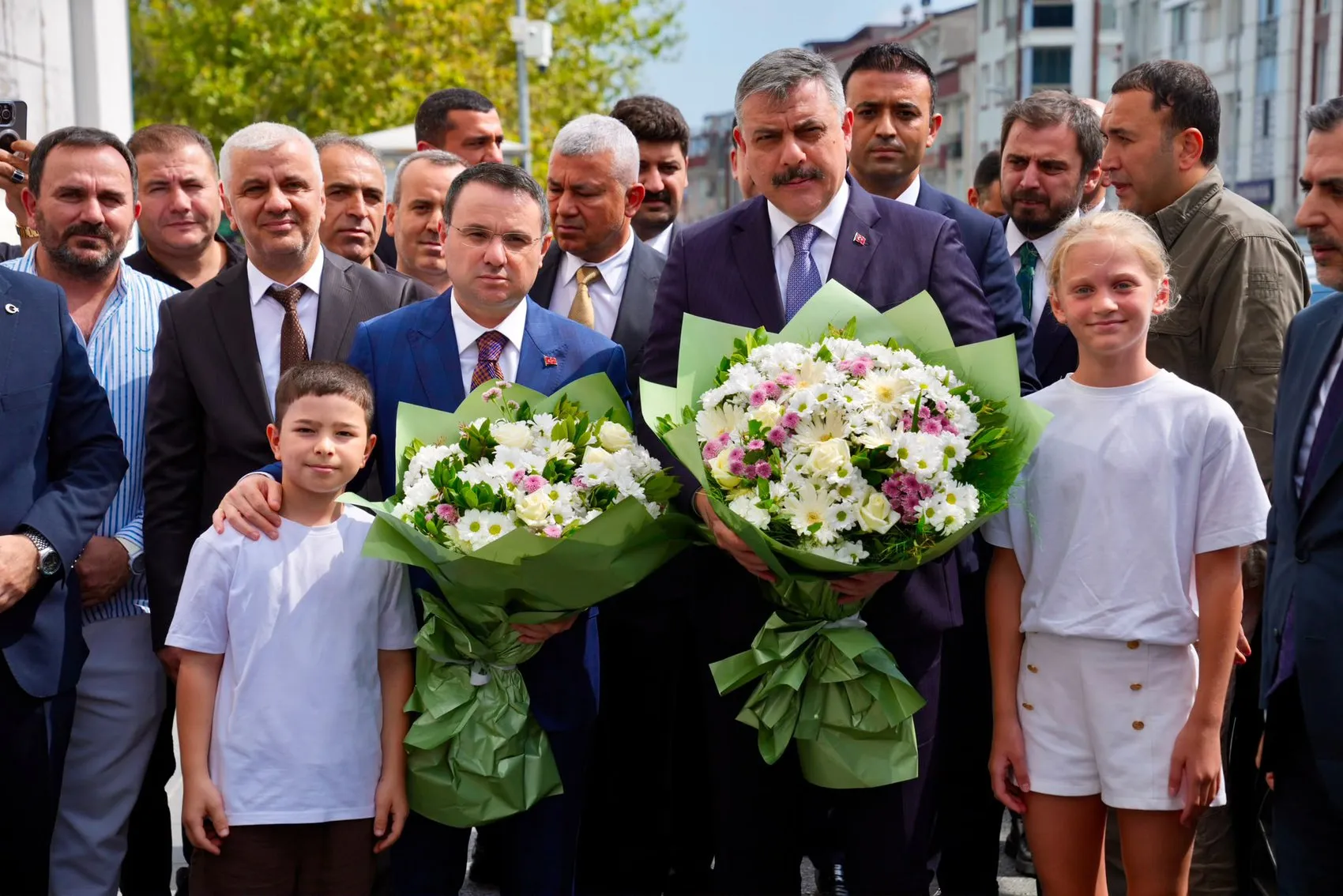 Bakanlar Gürlek ve Çiftçi Esenyurt mesaisine başladı
