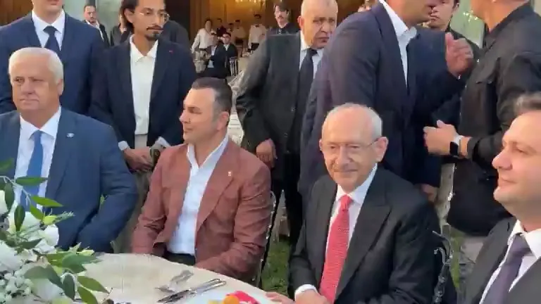 Kılıçdaroğlu Avcılar'da nikah şahidi oldu