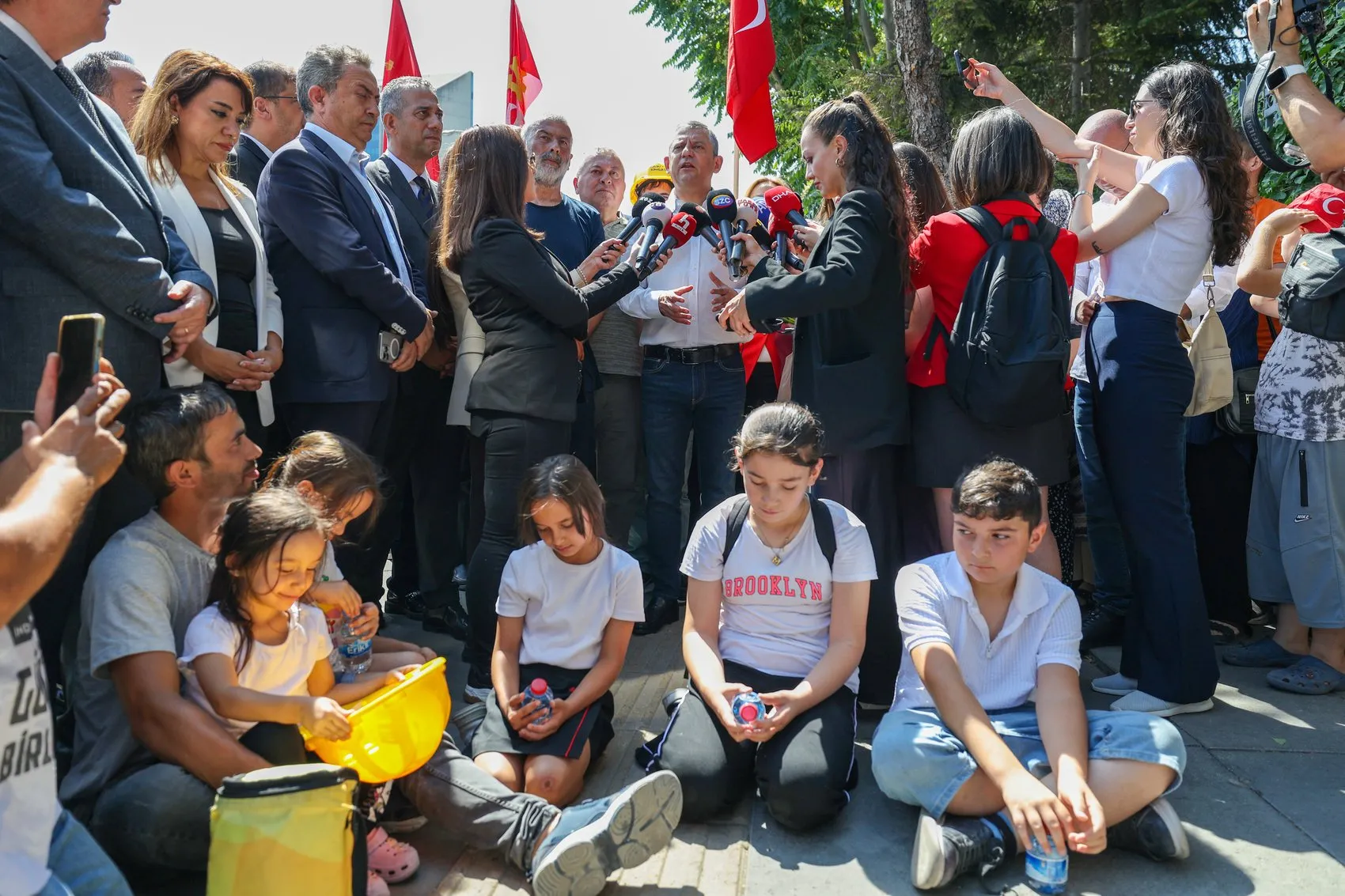 Özel, Ankara'daki madenci eylemine destek verdi "Sözler tutulmuyor"