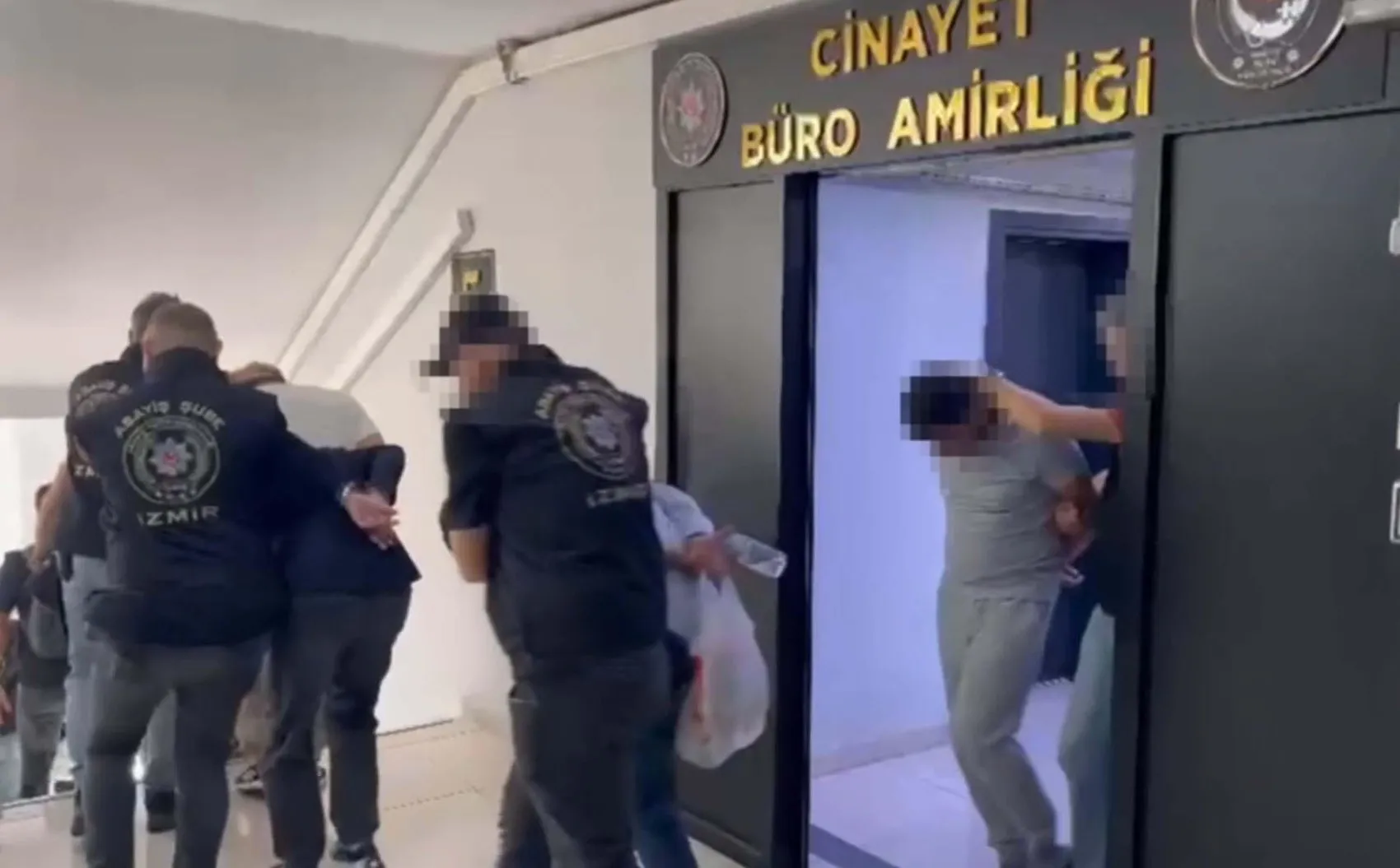 İzmir'de taraftar gruplarına büyük operasyon