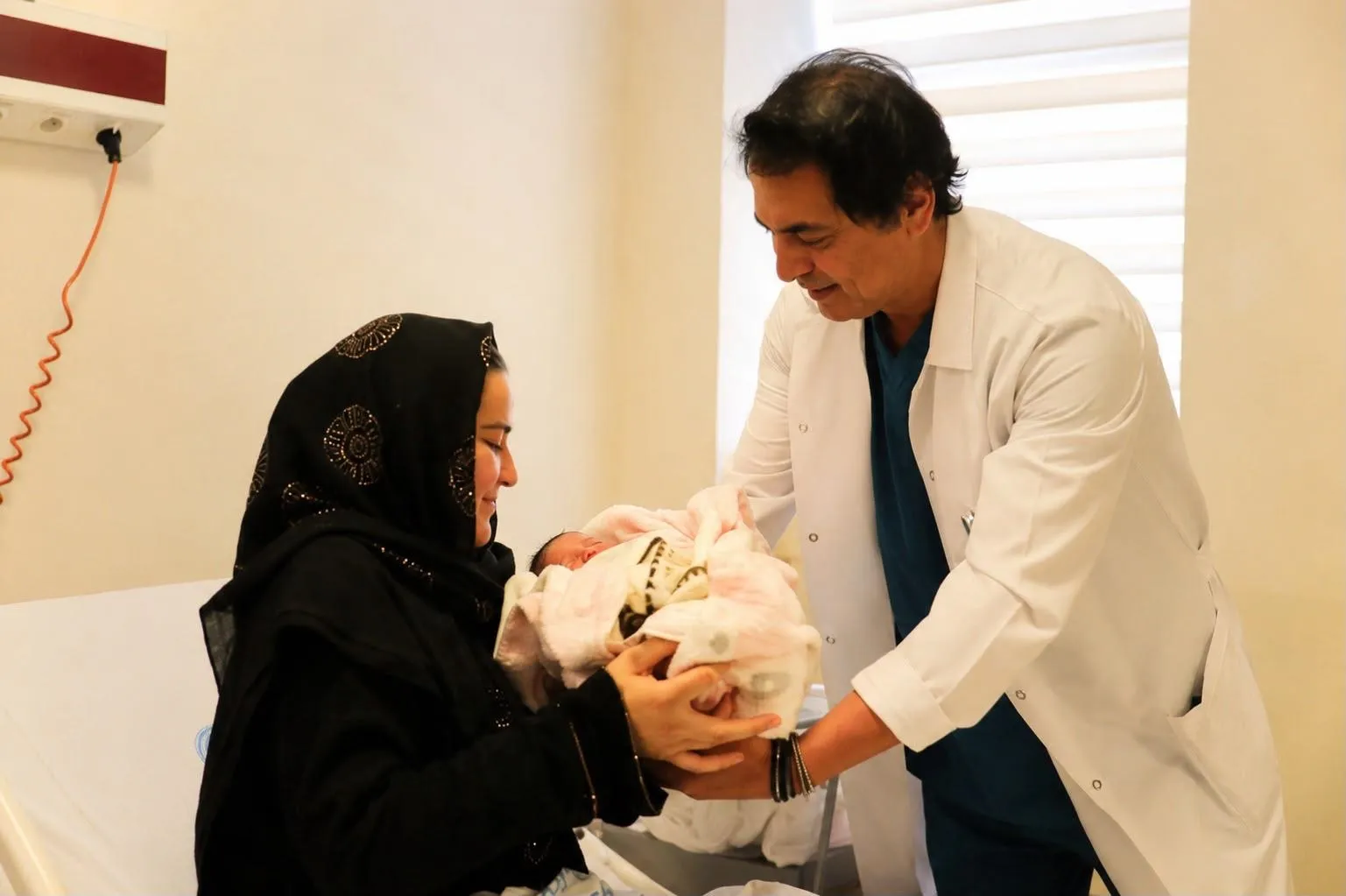 7 kez başarısız olmuşlardı 13 yıllık bebek hasreti bitti