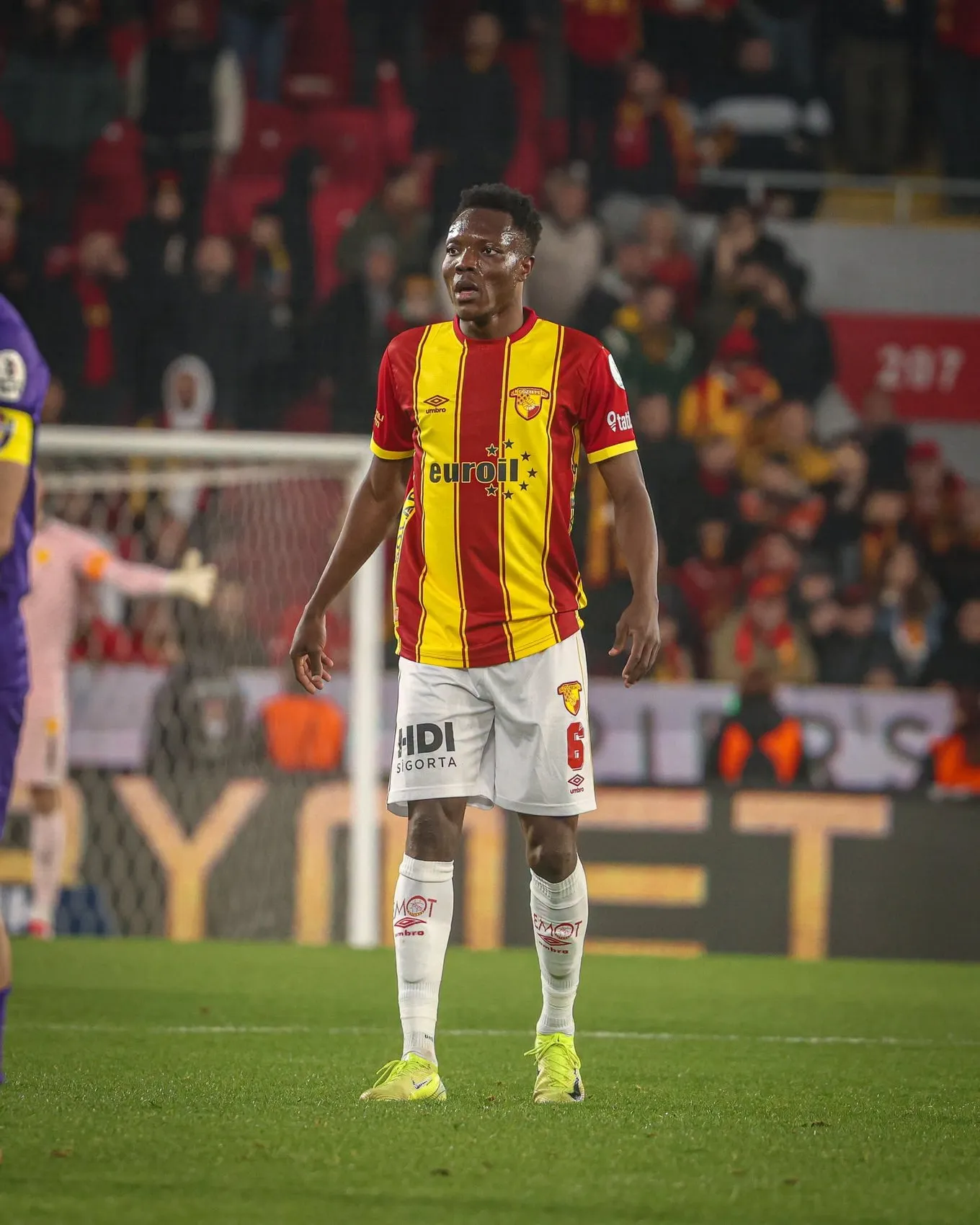 Göztepe'de orta saha değişimi hız kazandı