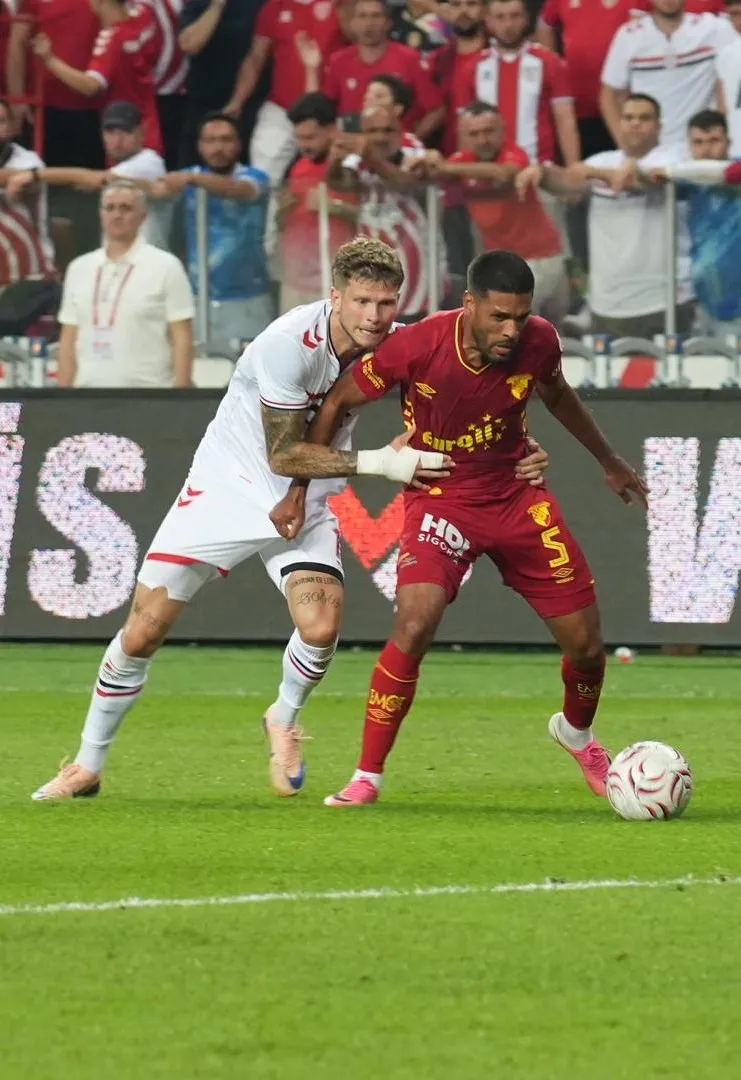 Samsunspor ve Göztepe gol düellosunda puanları paylaştı