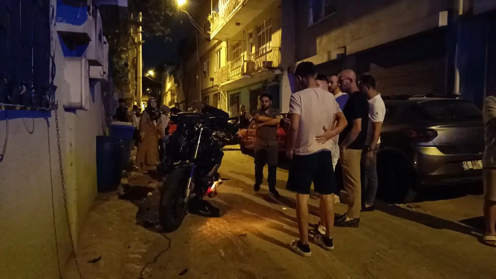 Bursa'da acil ihbara giden polis motosikleti kaza yaptı