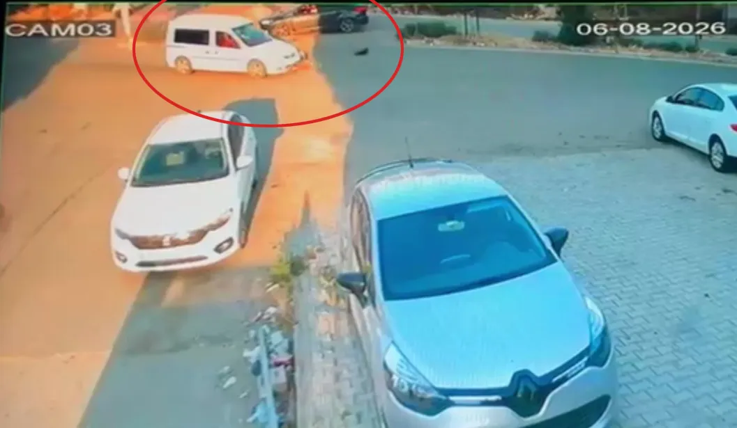 Hatay'da motosiklet kazası kamerada