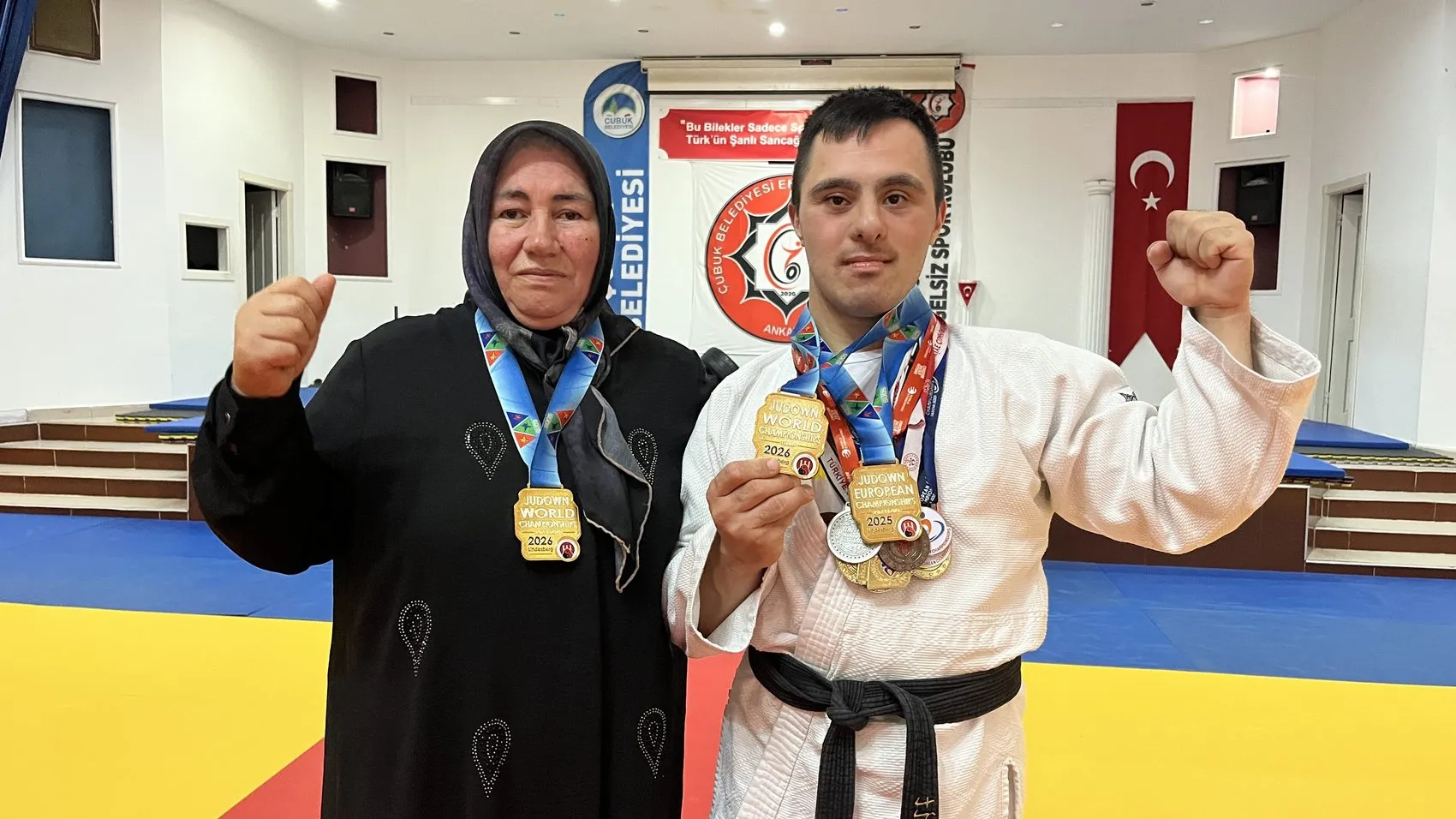 Minderin altın çocuğu Ahmet dünya zirvesine çıktı