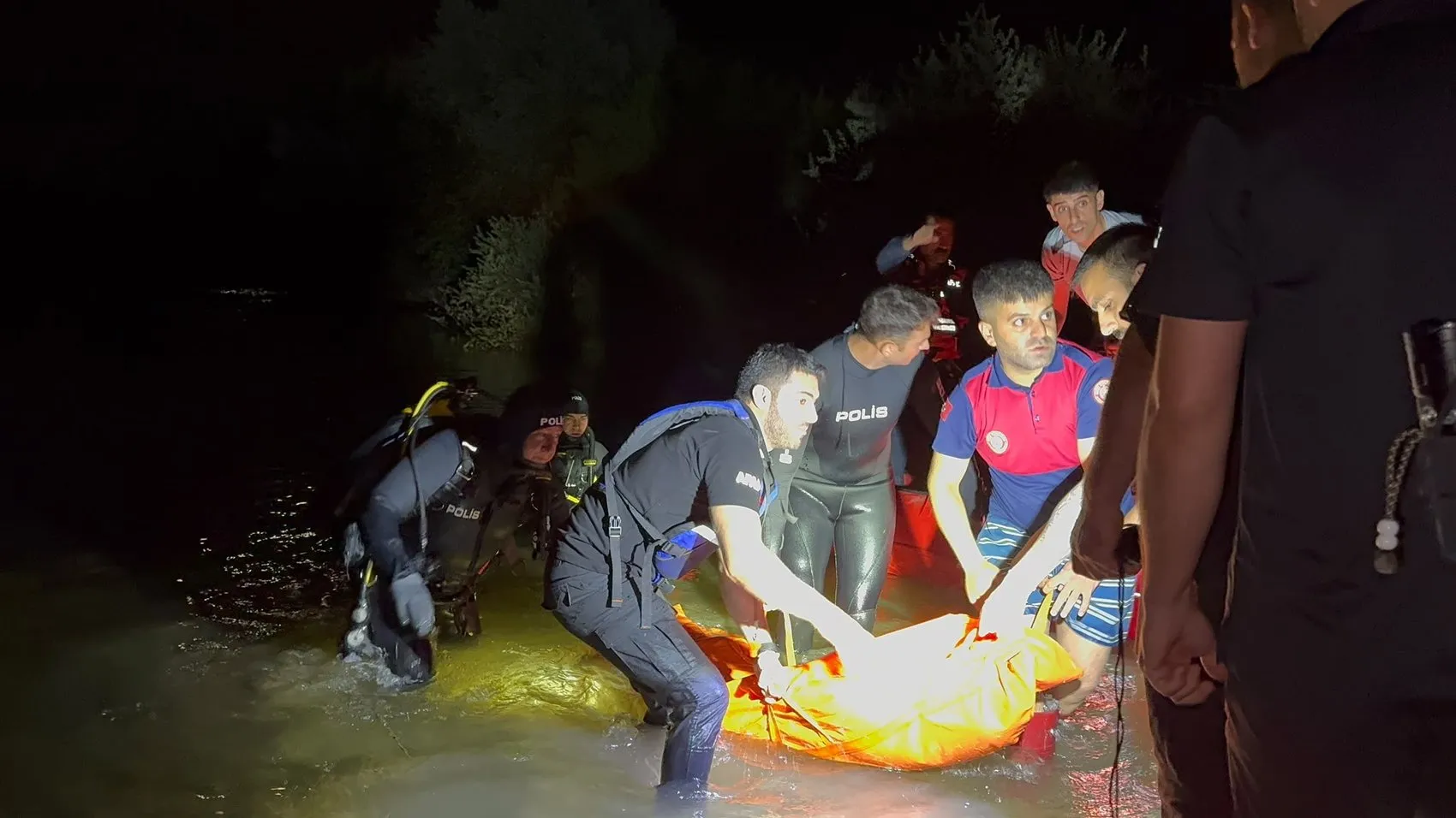 Bingöl’de nehir sularına kapılan gençten acı haber geldi