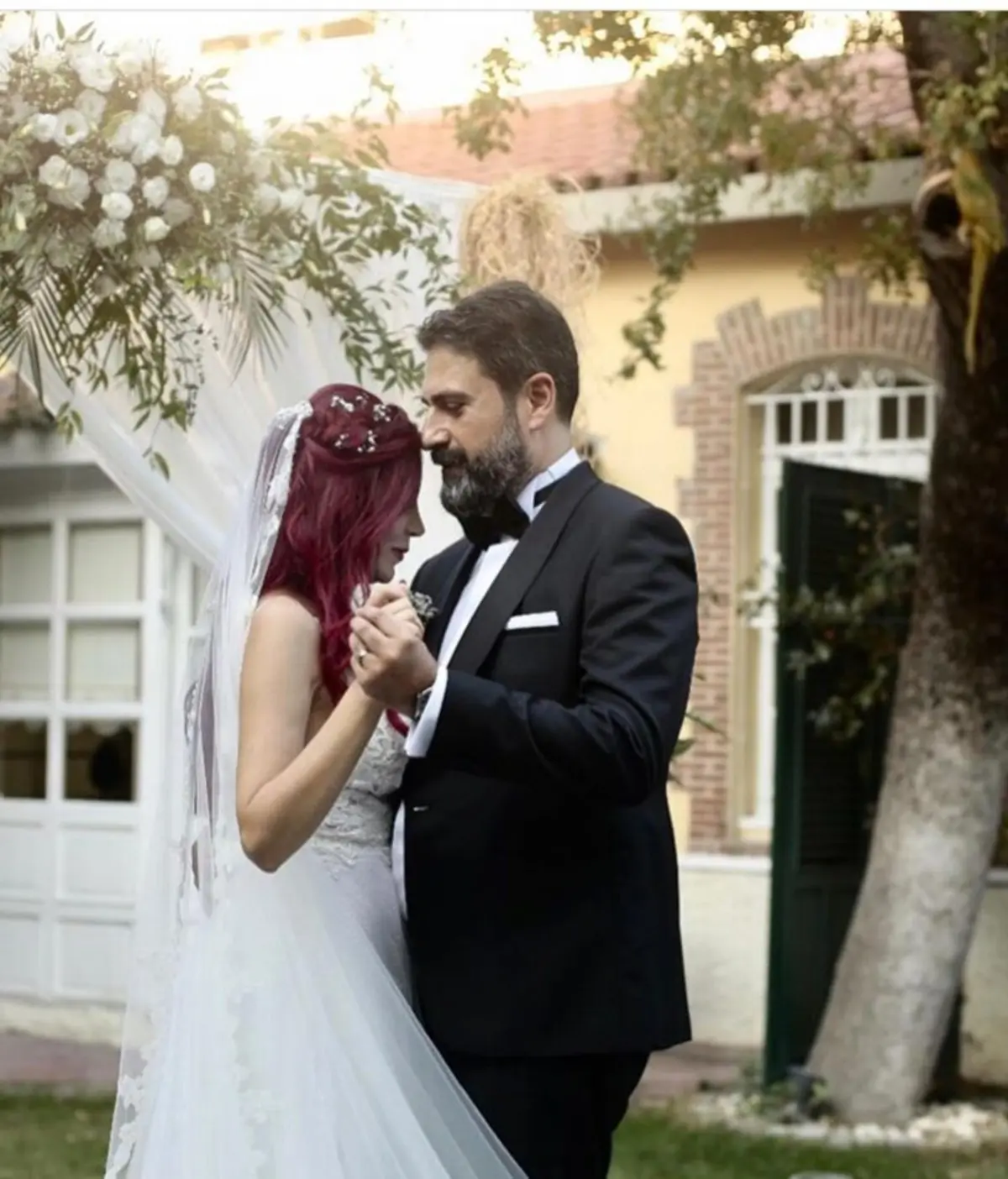 Erhan Çelik ile boşanma aşamasındaydı! Özlem Gültekin in ölümünde şüpheler büyüyor: Enjektör ve ilaç iddiası 1