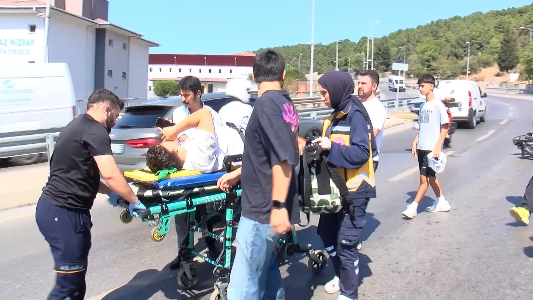 Maltepe’de motosiklet kazası trafiği kilitledi