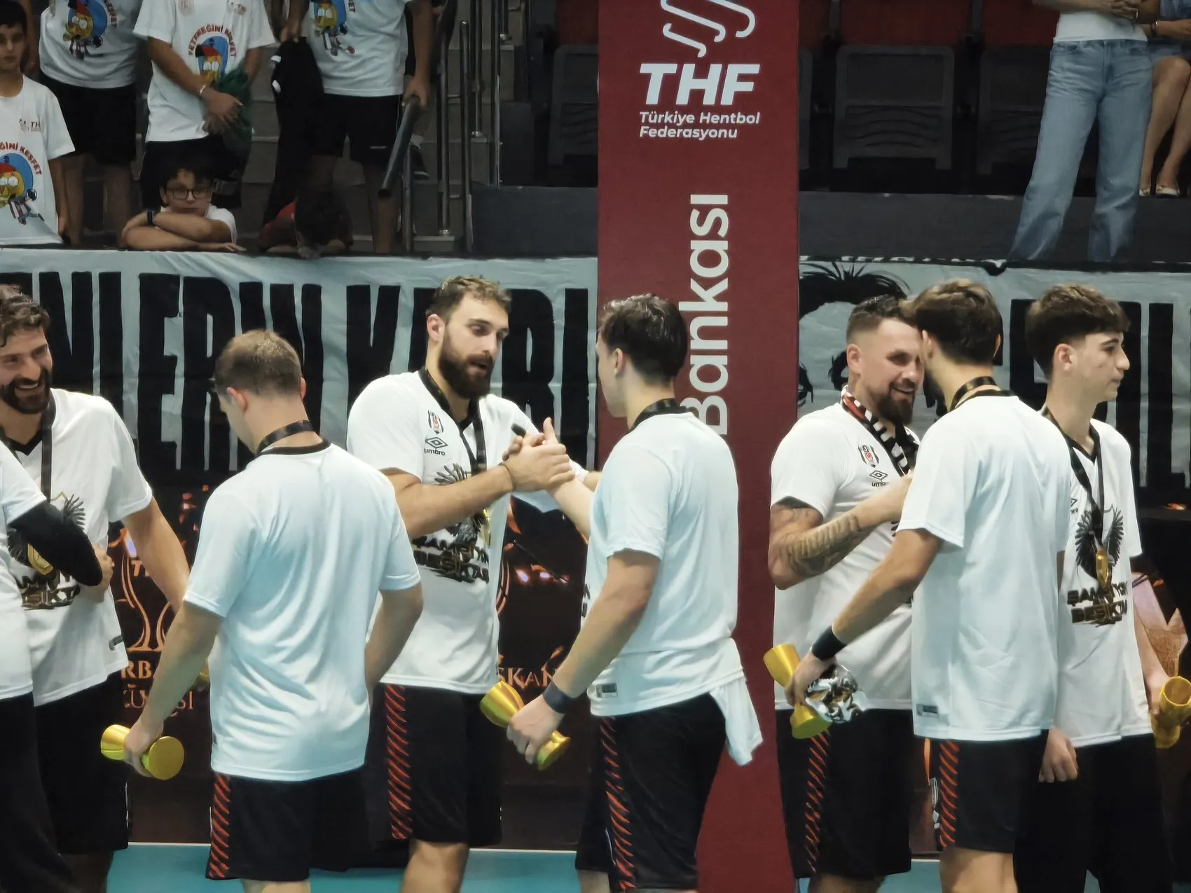 Beşiktaş hentbolda ilk Cumhurbaşkanlığı Kupası'nı kazandı