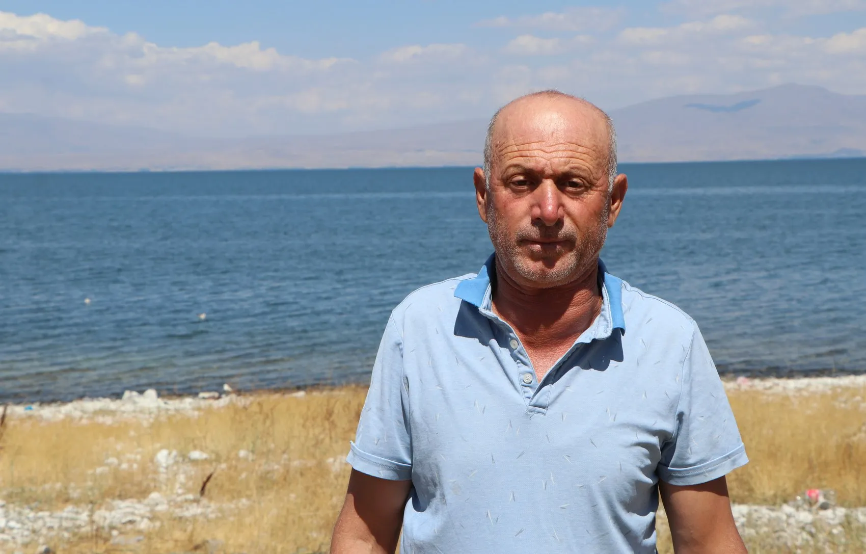 Van Gölü çocukların saç rengini değiştiren doğal bir boyaya dönüştü