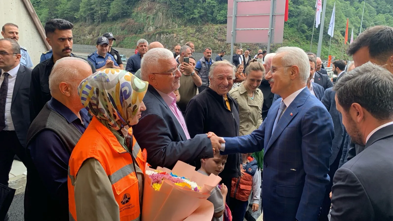 Rize’de Ayder yolunu kısaltan yeni tünel hizmete girdi