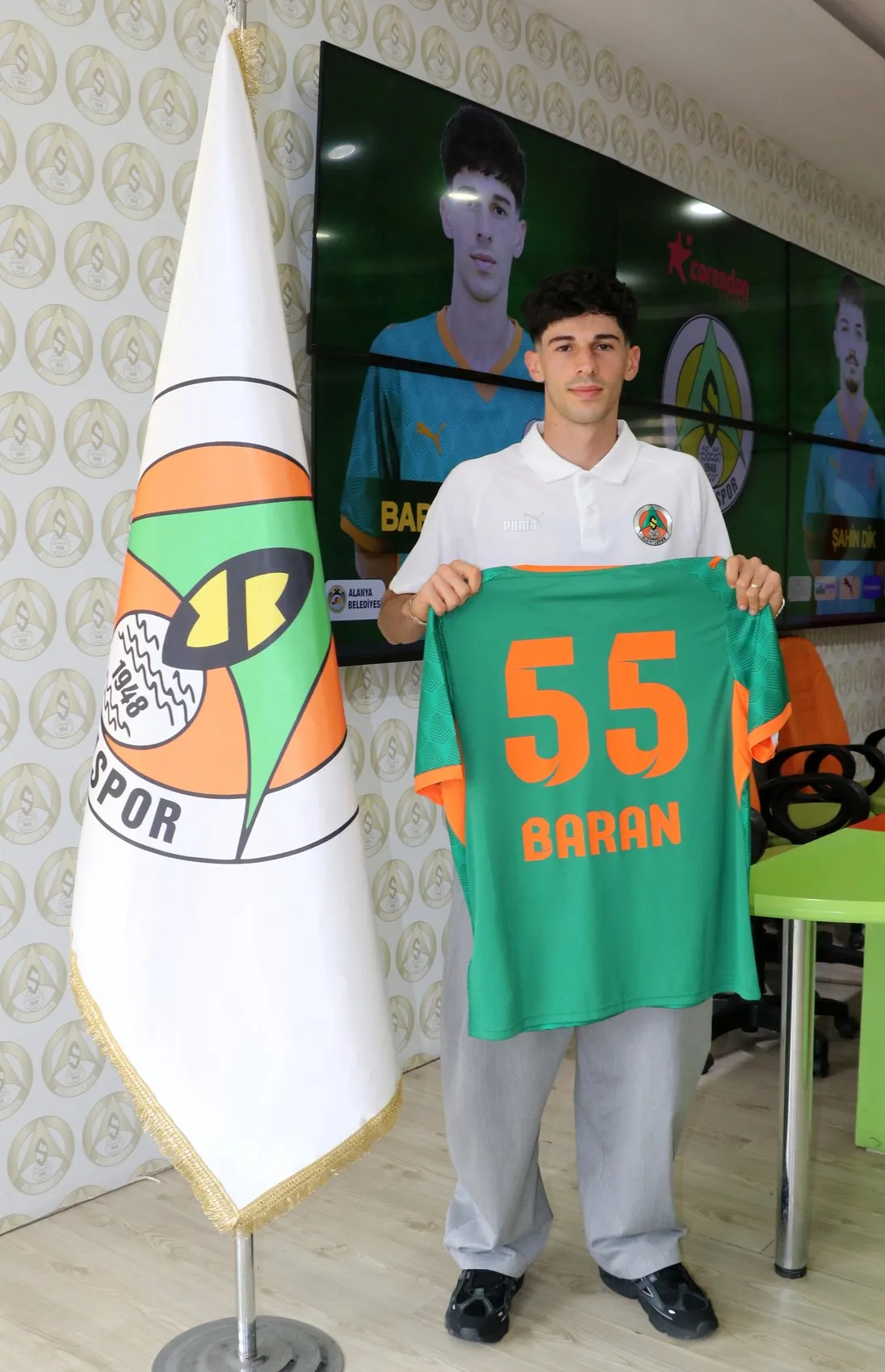 Alanyaspor rotayı genç yeteneklere çevirdi