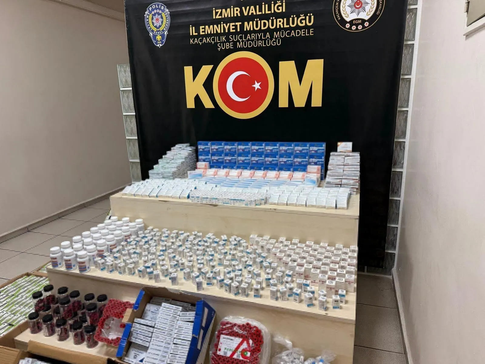 İzmir'de milyonluk sahte ilaç operasyonu