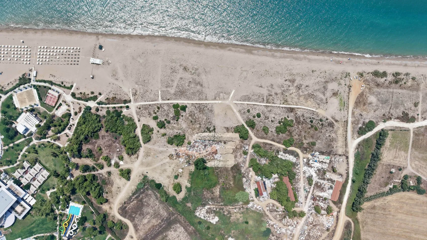 Kaplumbağa yuvalarını çöplüğe çeviren otele dev ceza