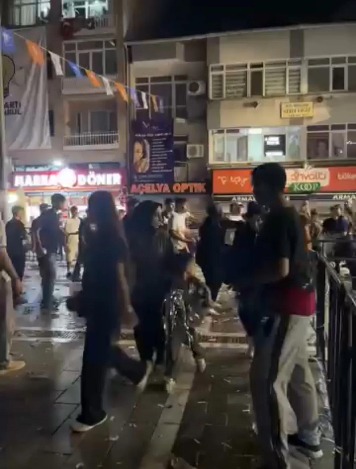 Kasımpaşa'da rap konseri kana bulandı: Eğlence yerini arbedeye bıraktı