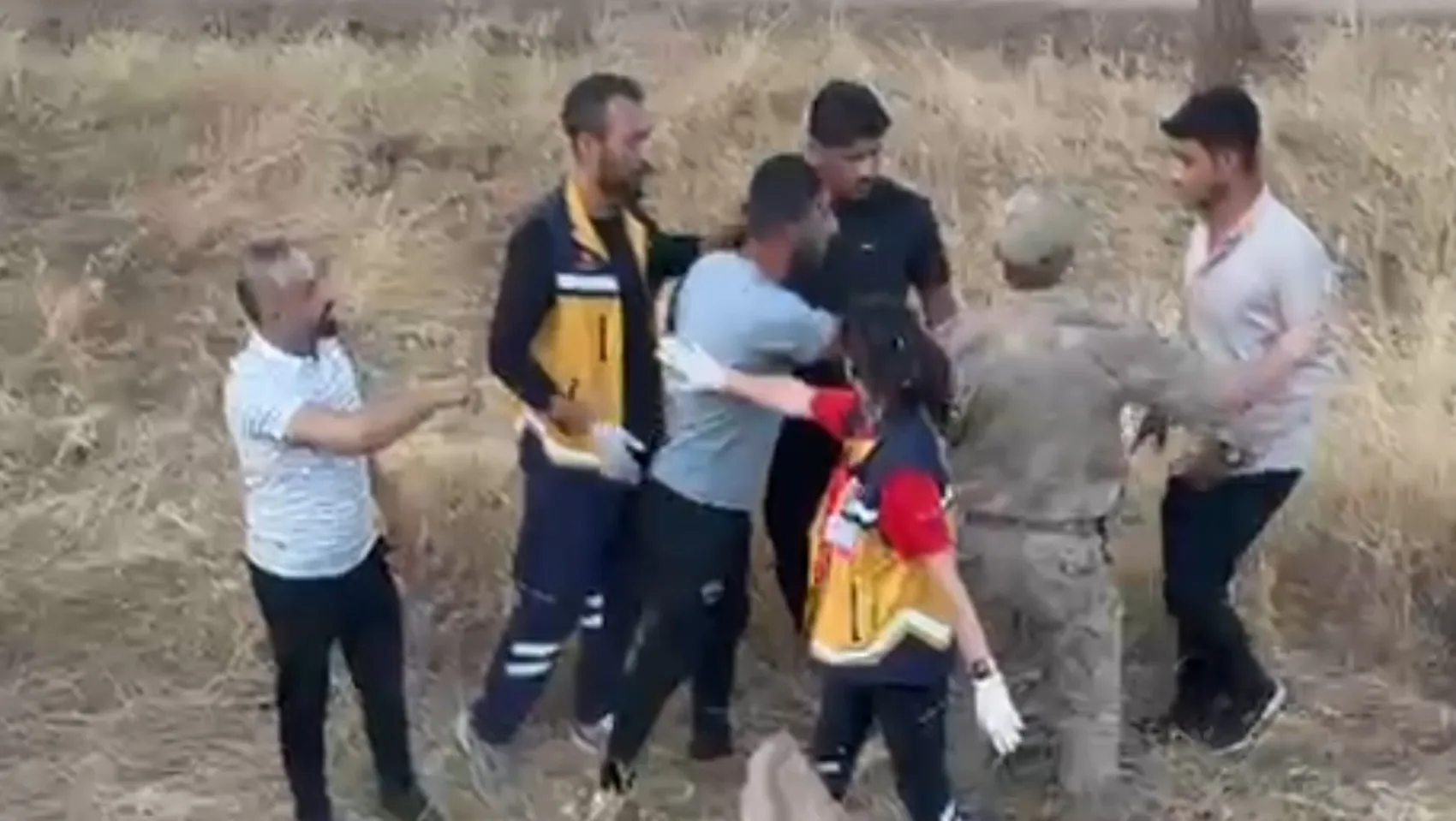 Şanlıurfa Ceylanpınar yolunda otomobil kazası 1 ölü 4 yaralı