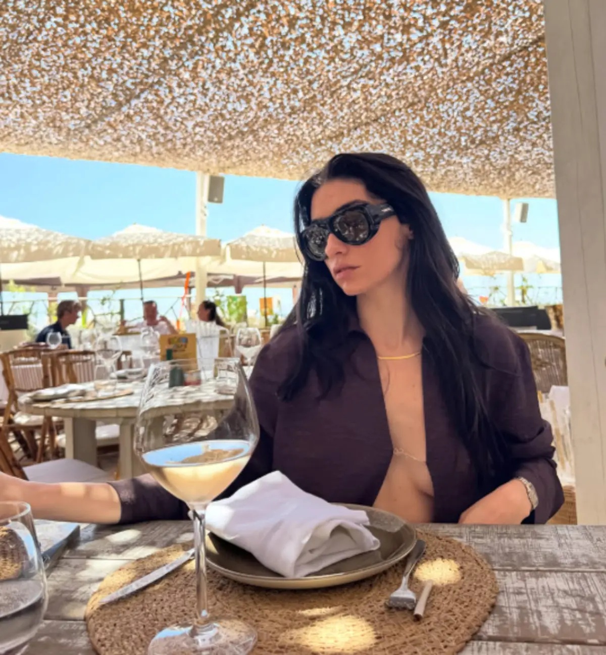 Hazar Ergüçlü tatile doymuyor! Bikini pozlarına beğeni yağdı 3