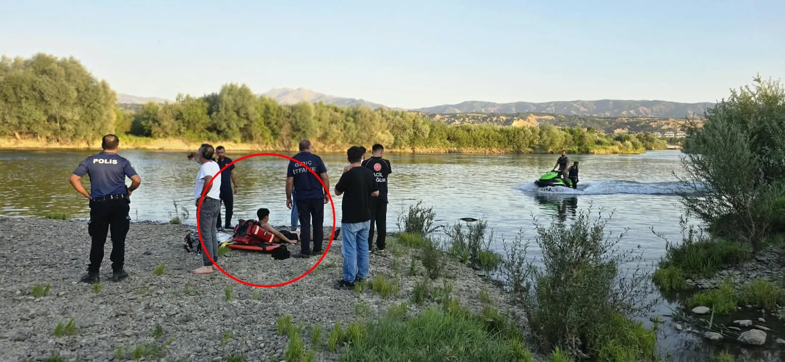 Bingöl’de nehirde kaybolan genci bulmak için ekipler seferber oldu