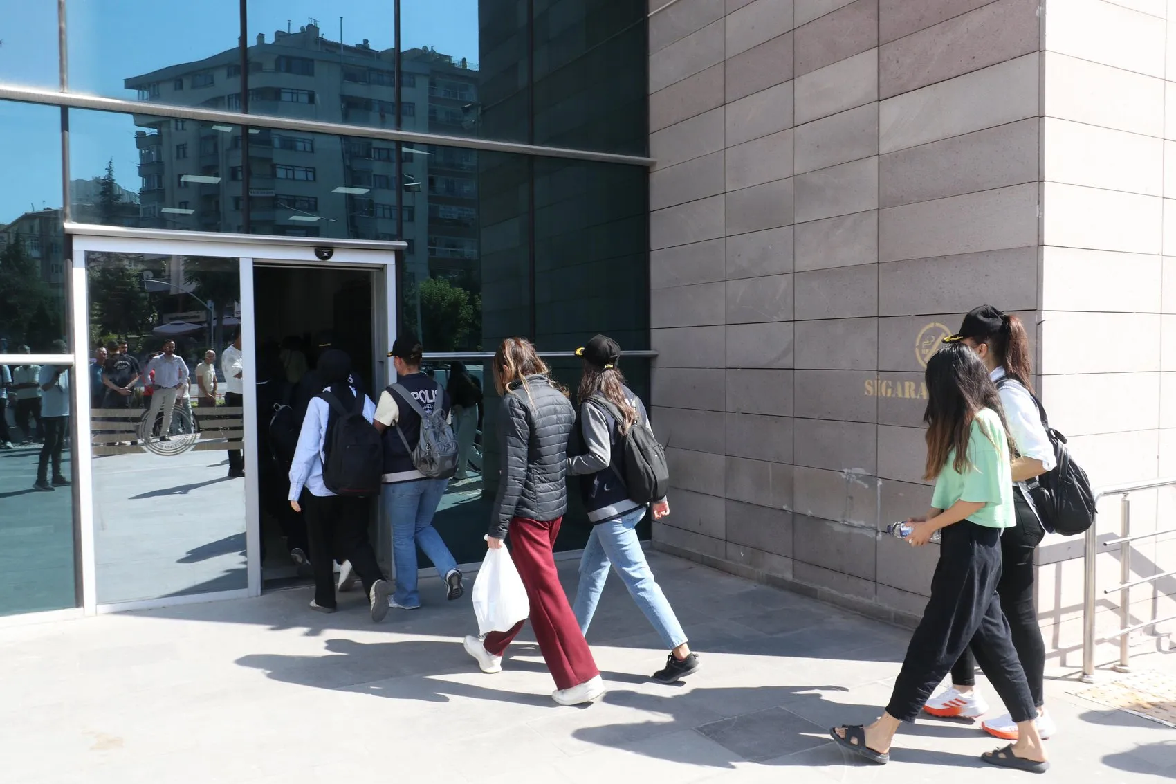 Modem yalanıyla 801 kişiyi dolandıran şebekeye operasyon