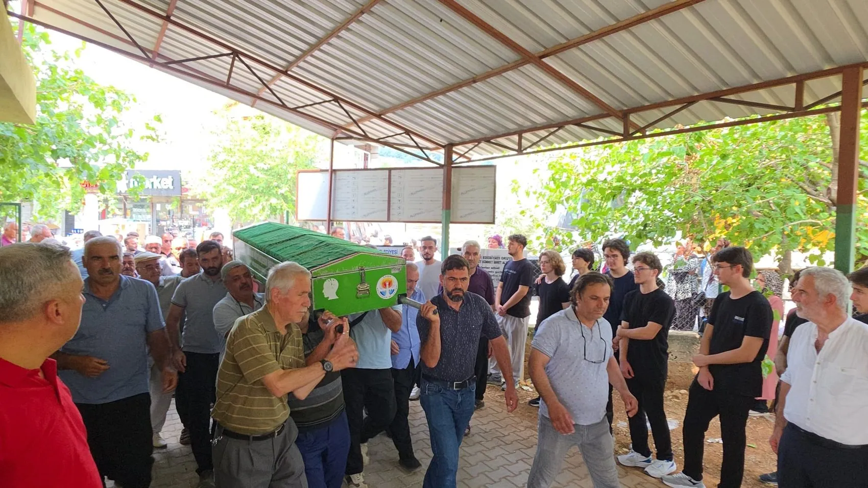 Akıntıya kapılan lise öğrencisi Kerem Can son yolculuğuna uğurlandı