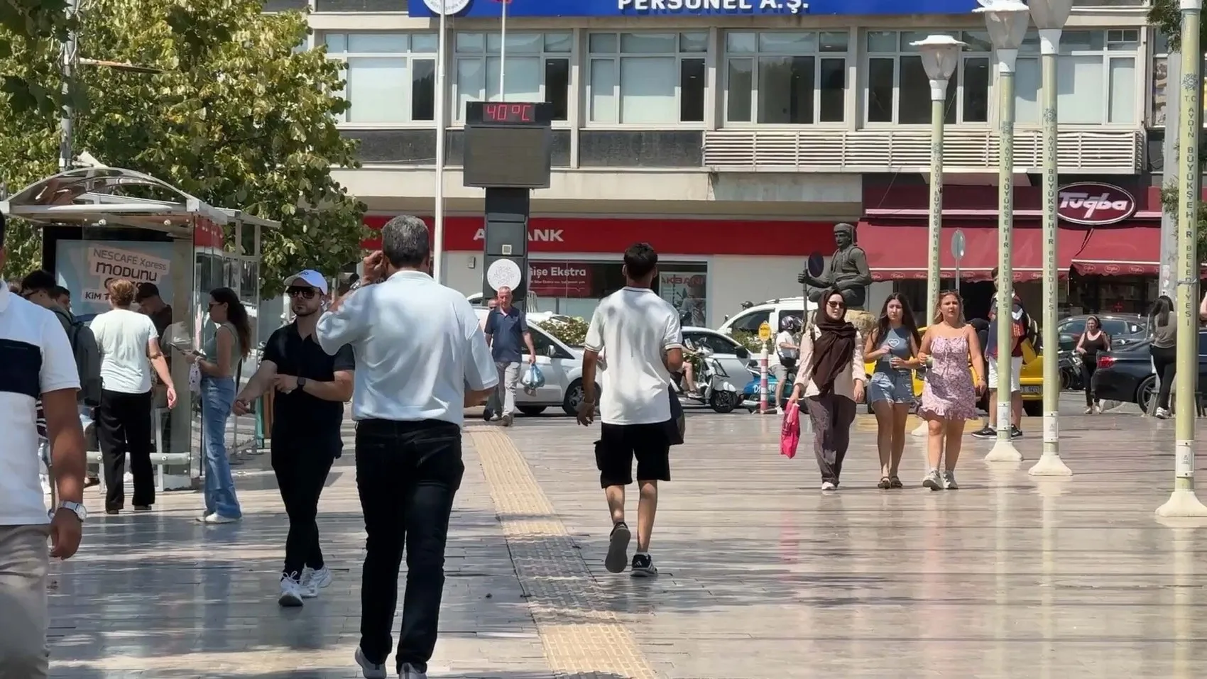 Aydınlılar kavurucu sıcaklara teslim oldu
