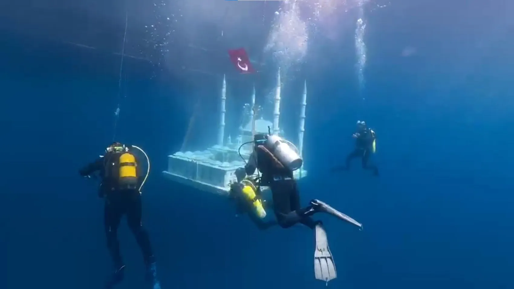 Saros Körfezi'nin derinliklerinde tarih ve doğa buluştu: 20 bin dalış tutkunu akın etti
