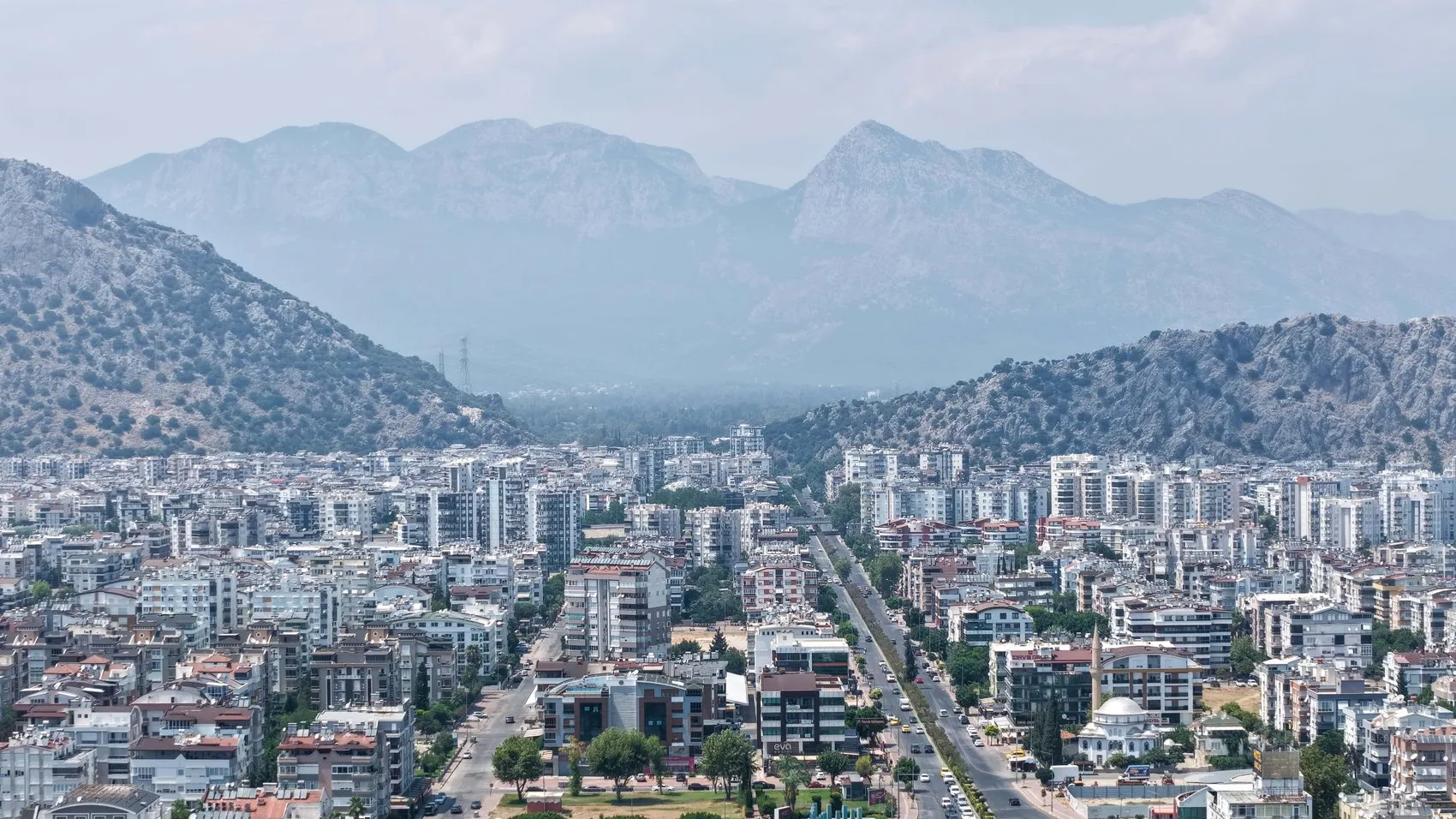 Antalya nemle kavruluyor